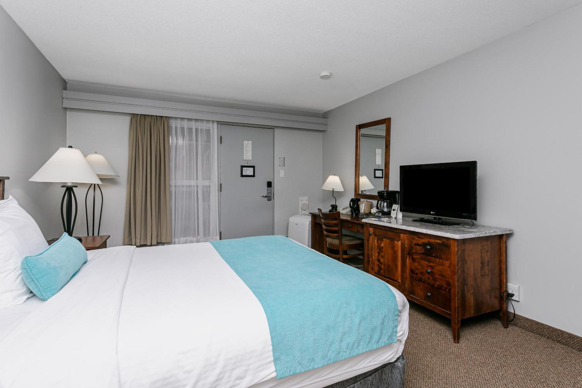 Standard Room Queen Bed