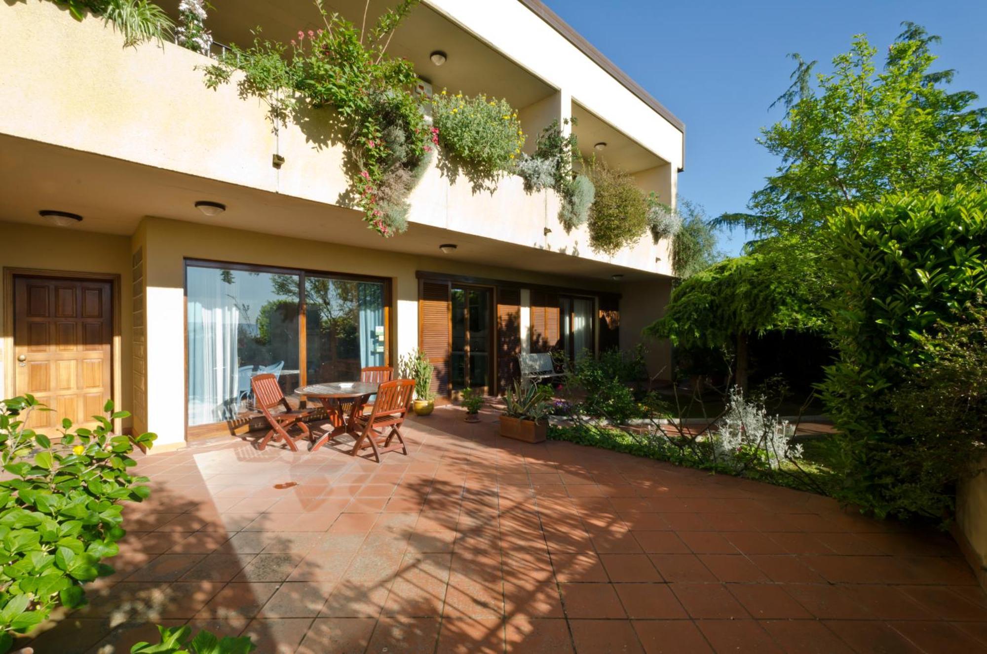 Apartment Garden View
