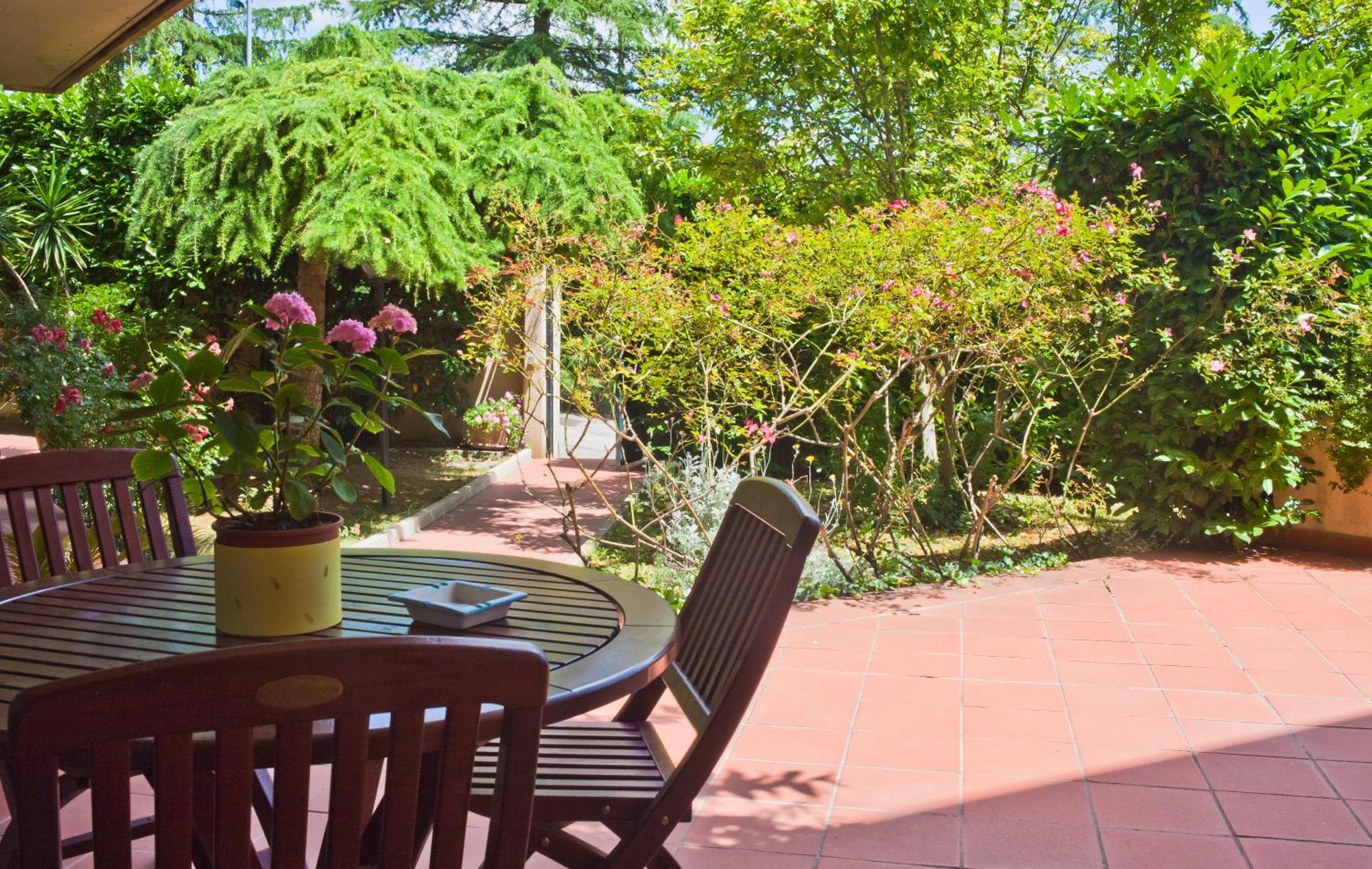 Apartment Garden View