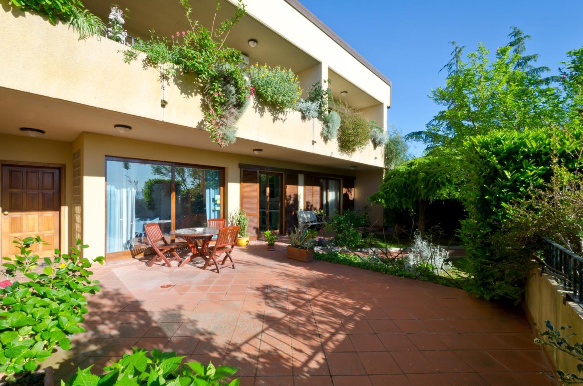 Apartment Garden View