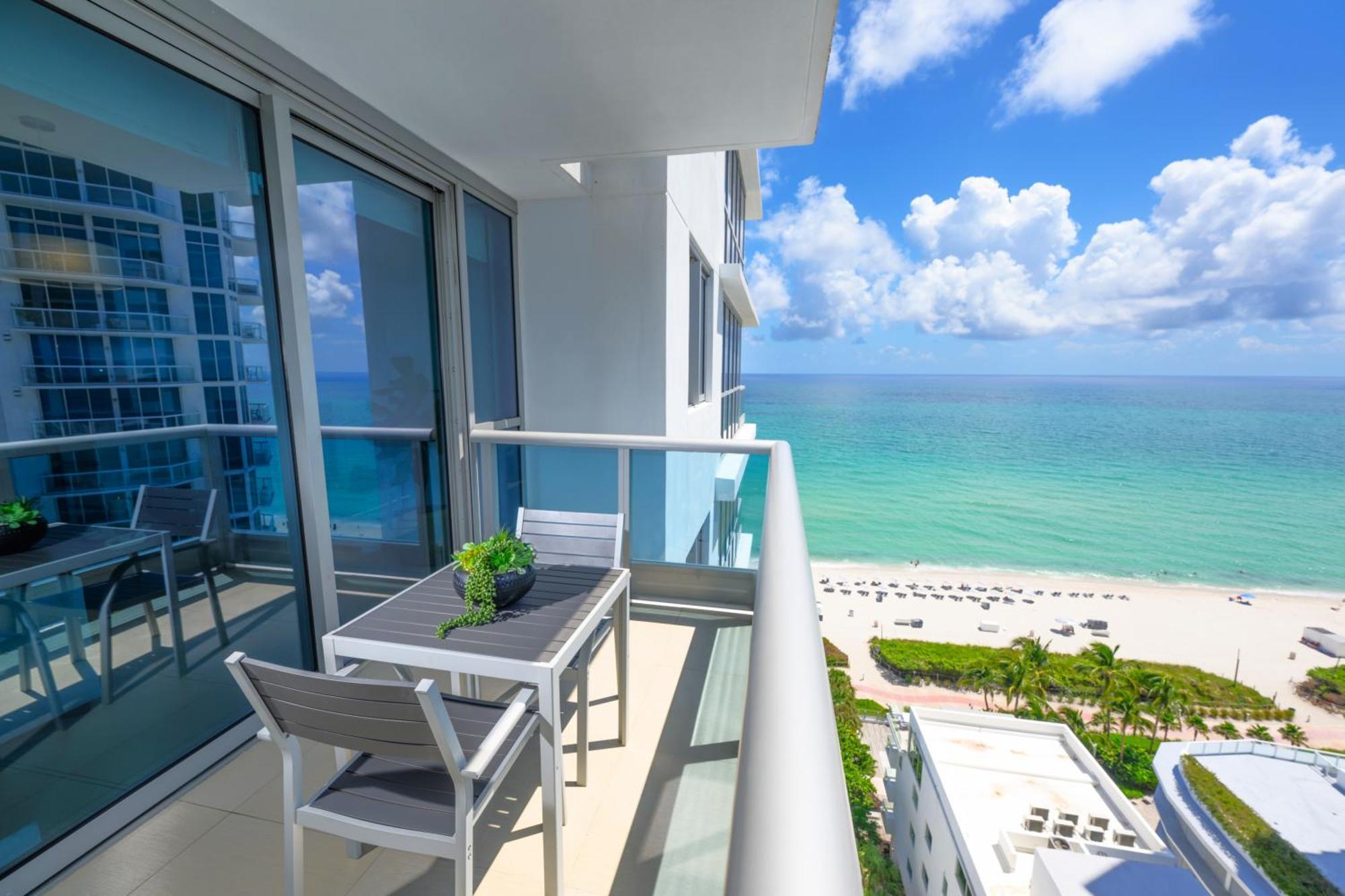 One-Bedroom Apartment Partial Sea View