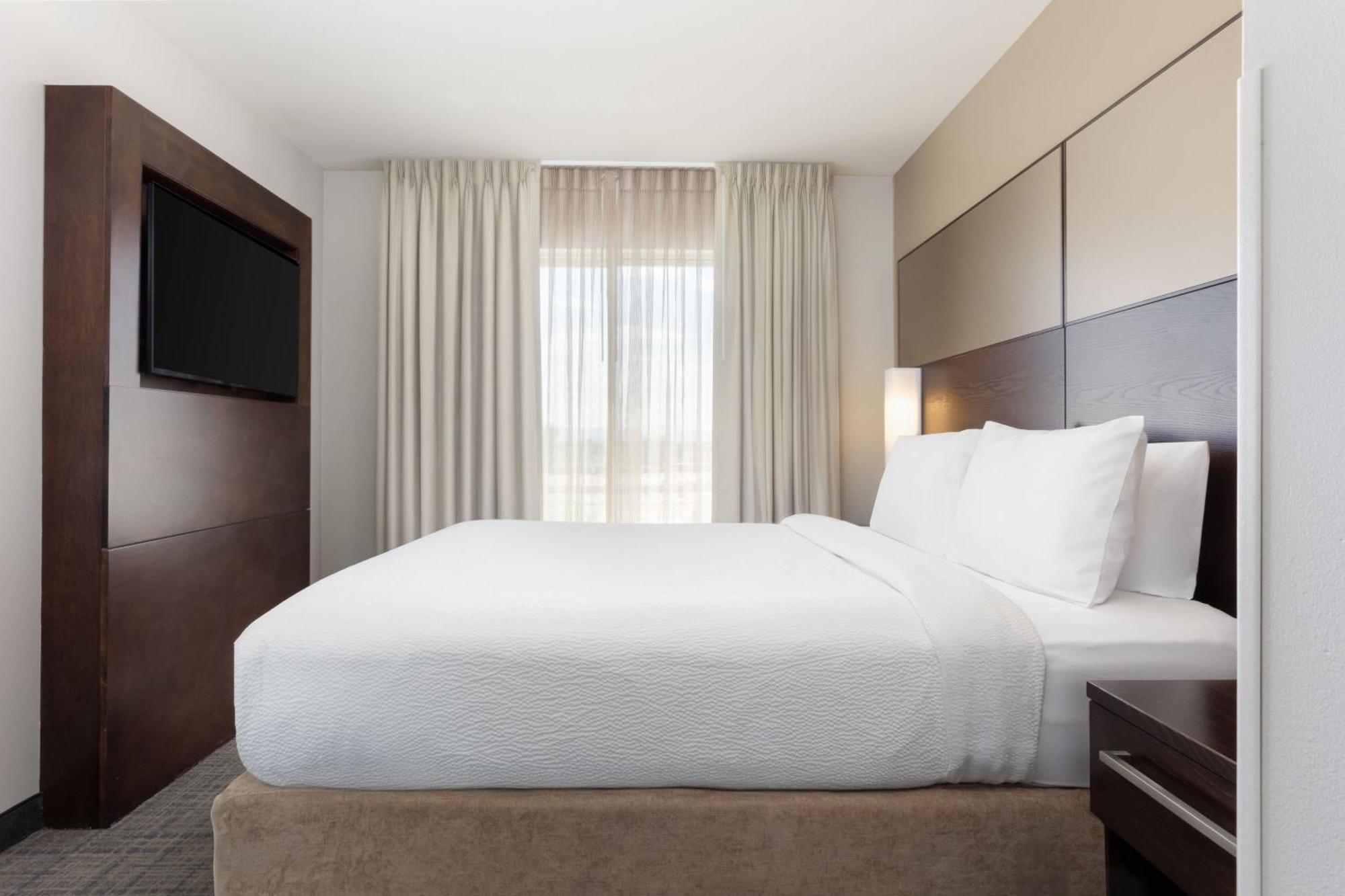 One-Bedroom King Suite