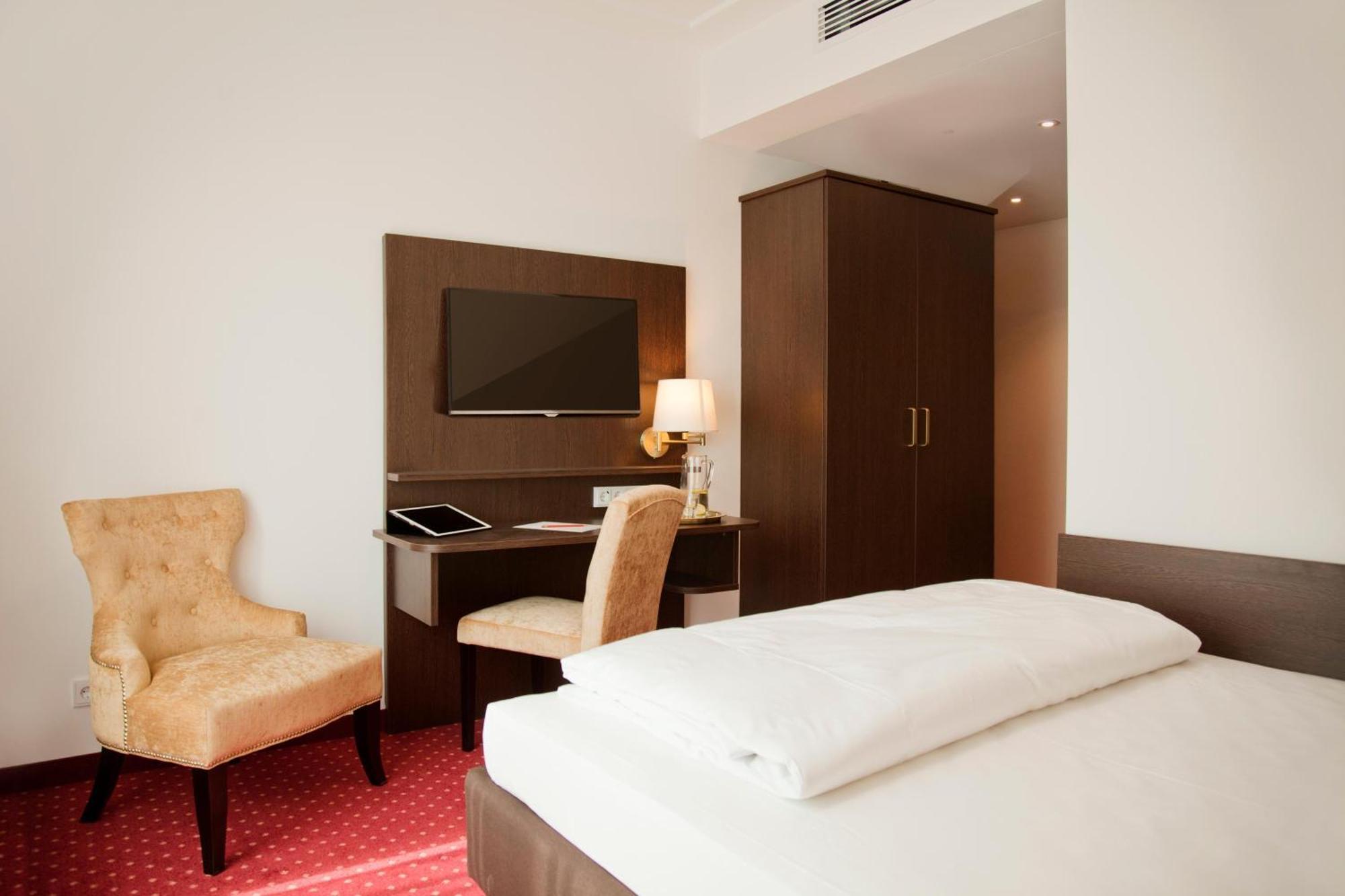 Small Double Room with Balcony,1617882623:JPEG