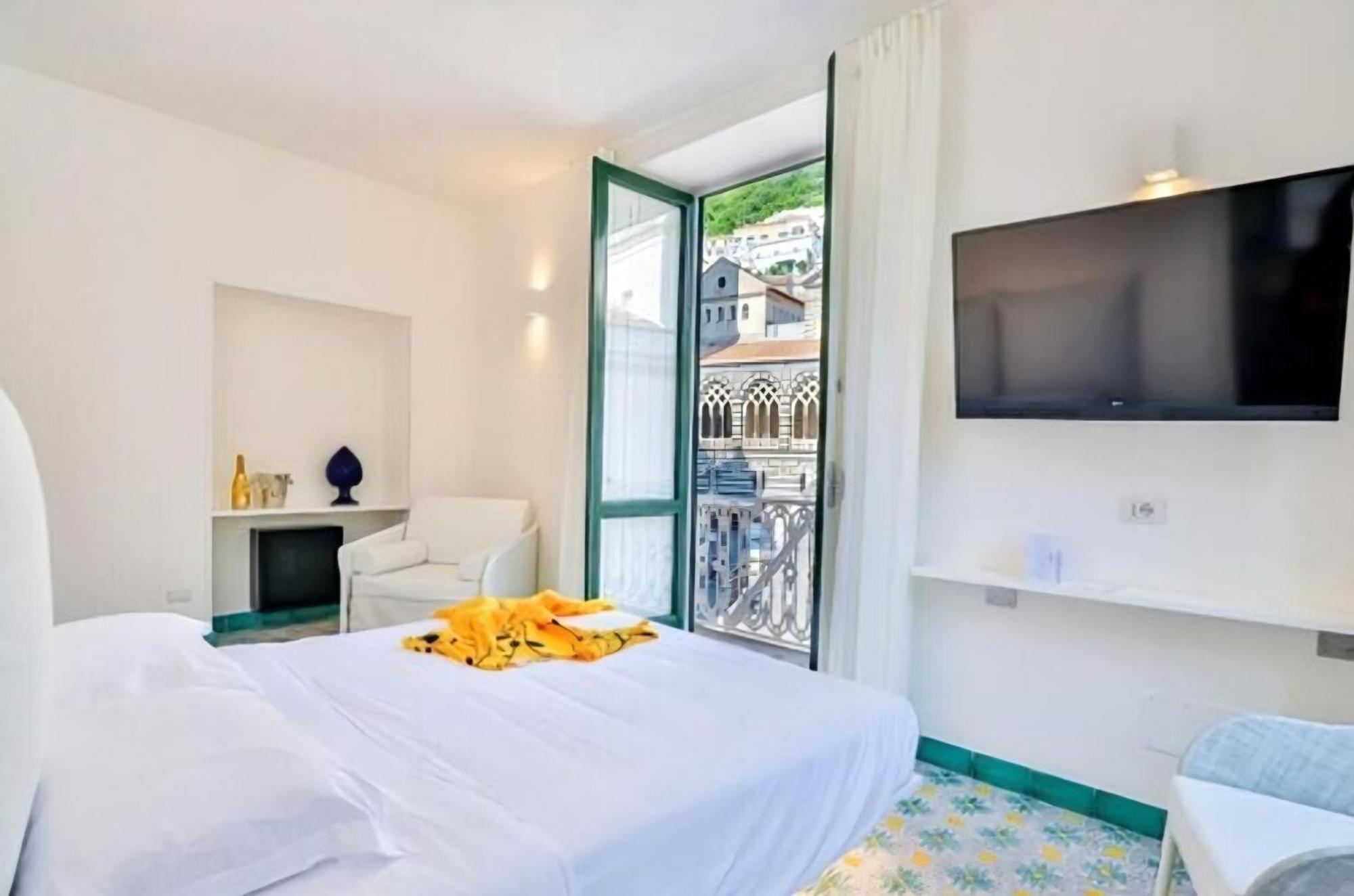 Deluxe Junior Suite Cathedral