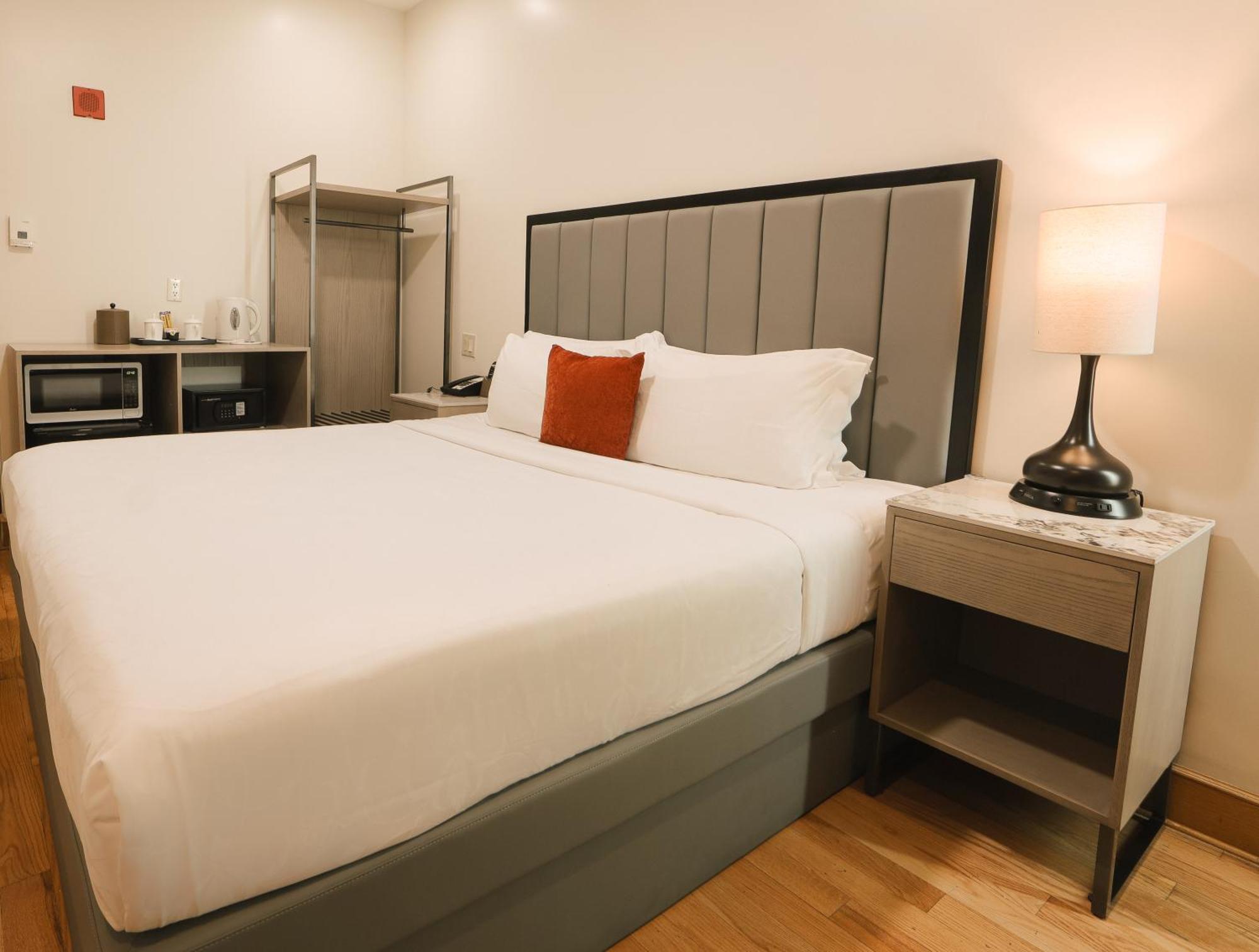 Standard King Room