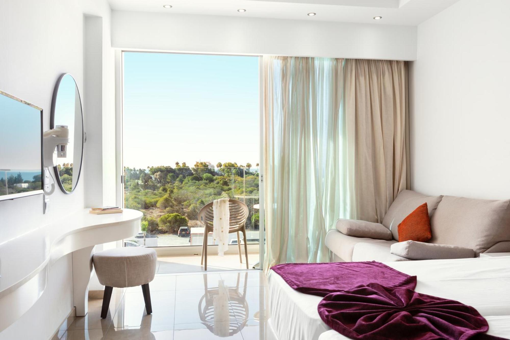 Superior Double or Twin Room Sea View