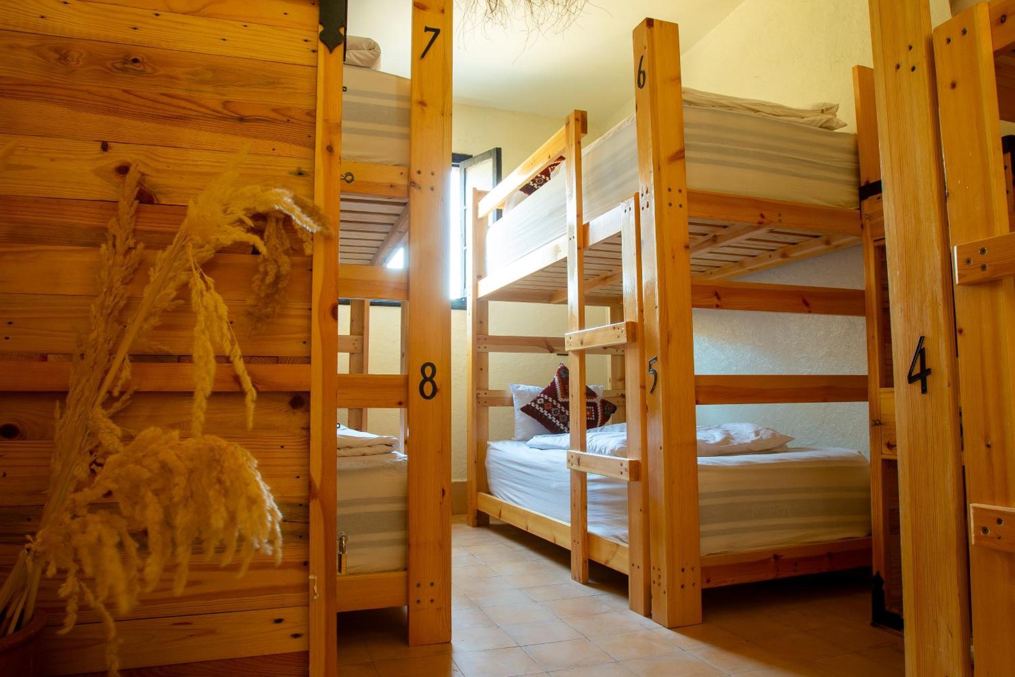 Bed 8-Bed Mixed Dormitory Room