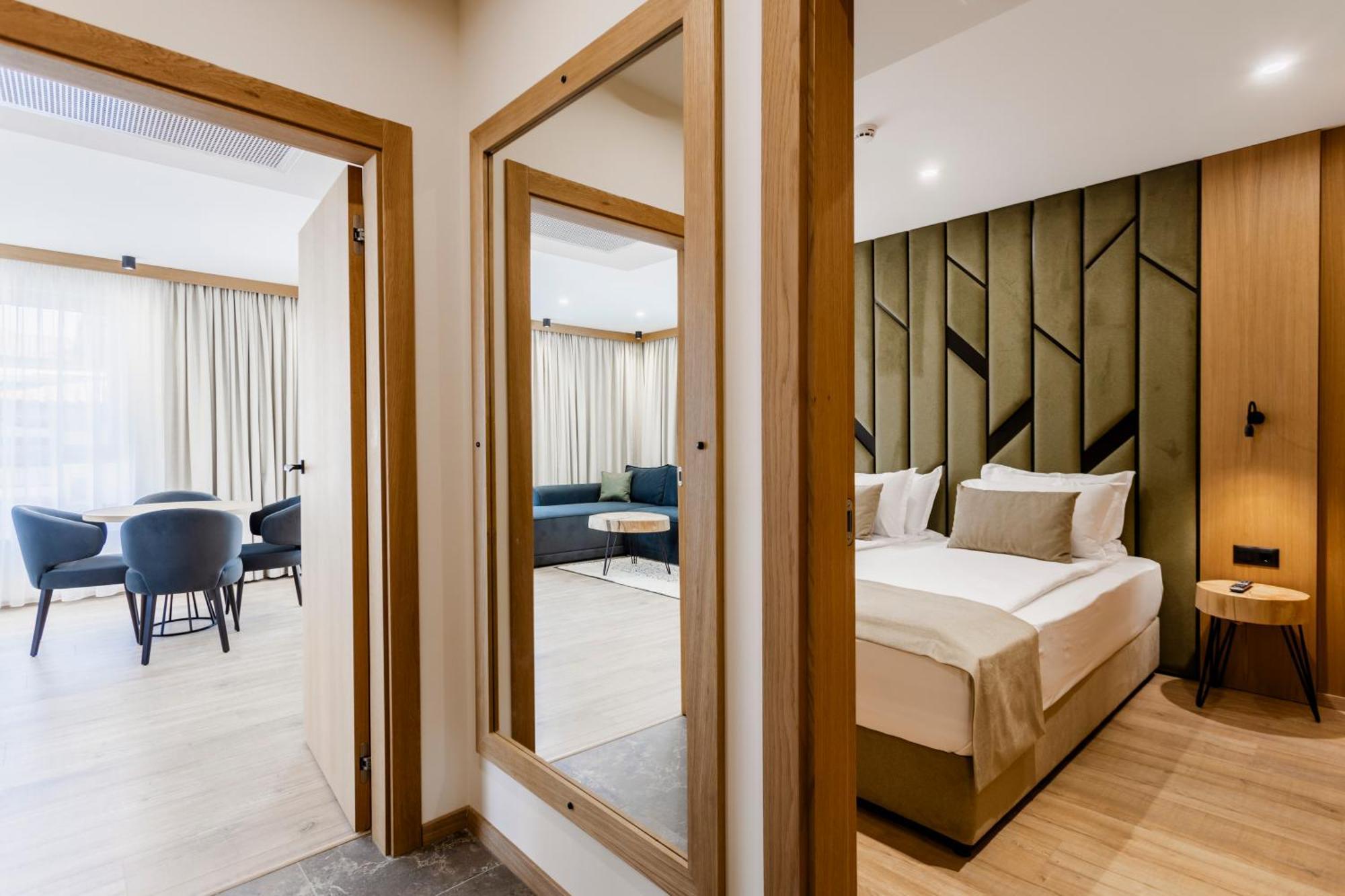 One-Bedroom Apartment Pool View