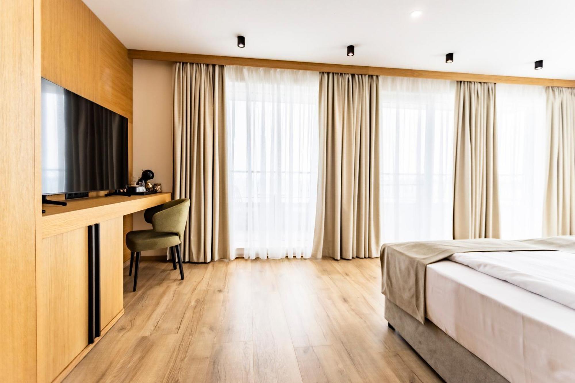 Deluxe Double or Twin Room Sea View,1618809344:JPEG