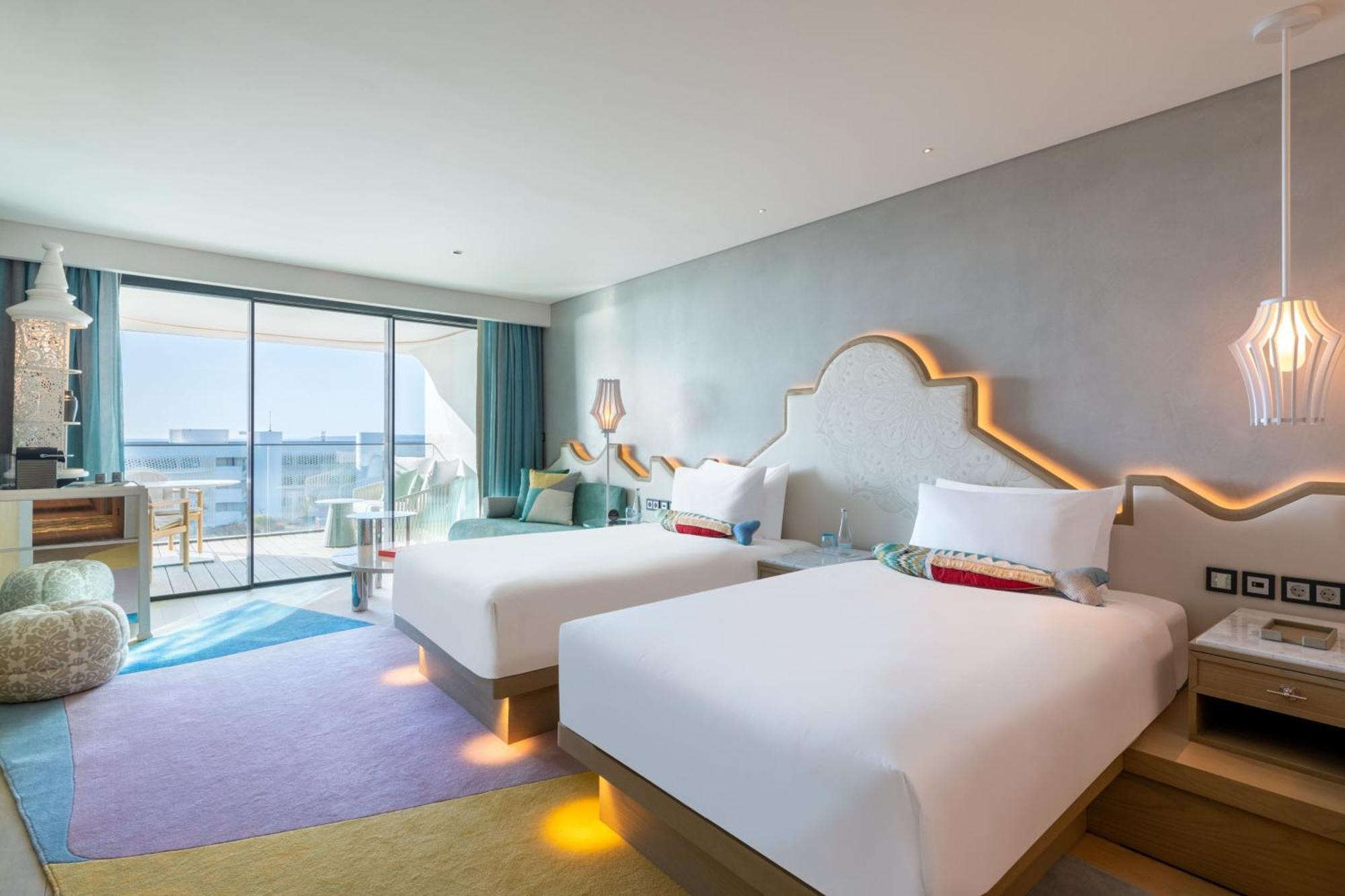 Premier Deluxe Large Twin Room Ocean View