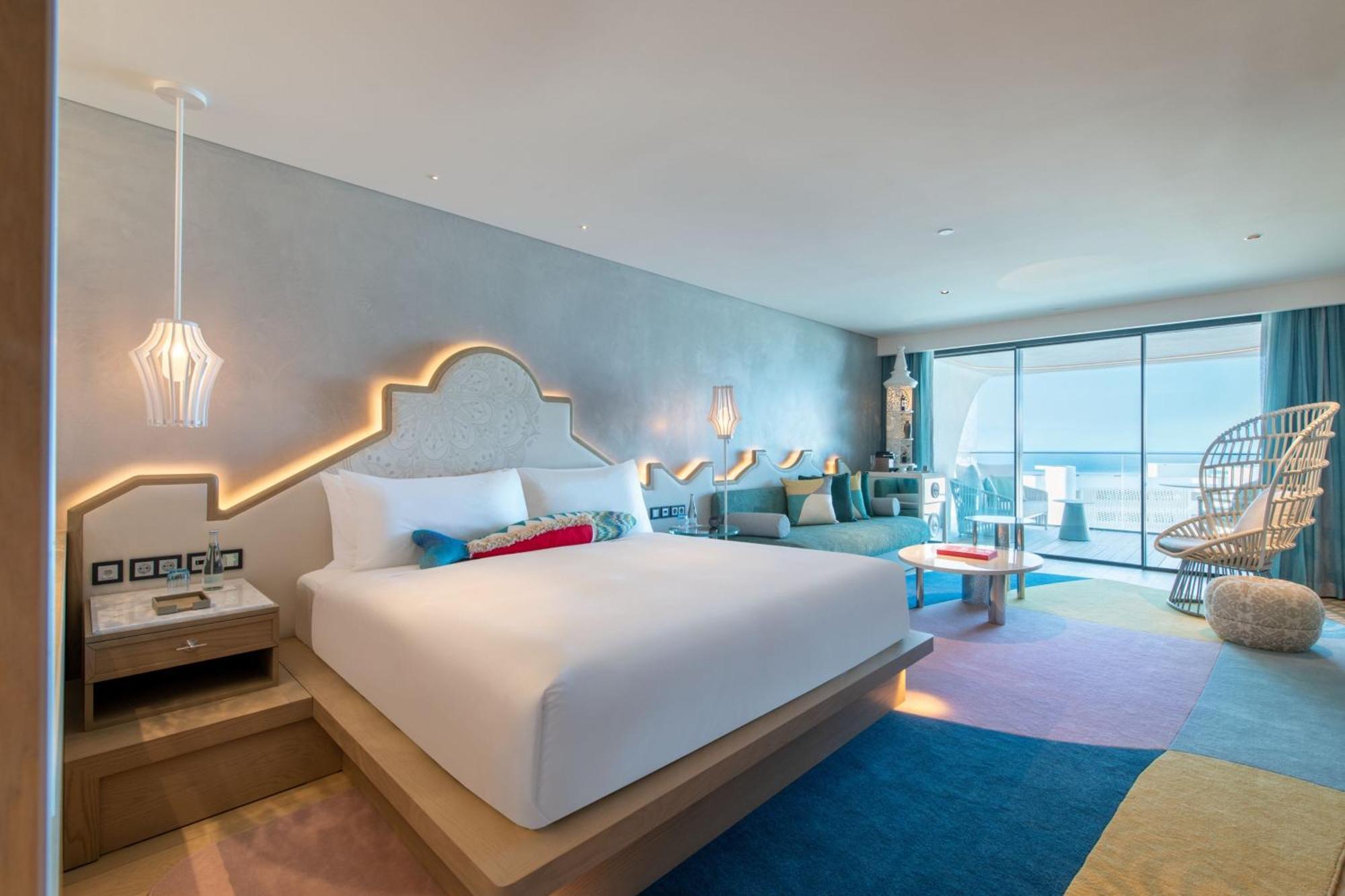 Premier Deluxe Large King Room Ocean View