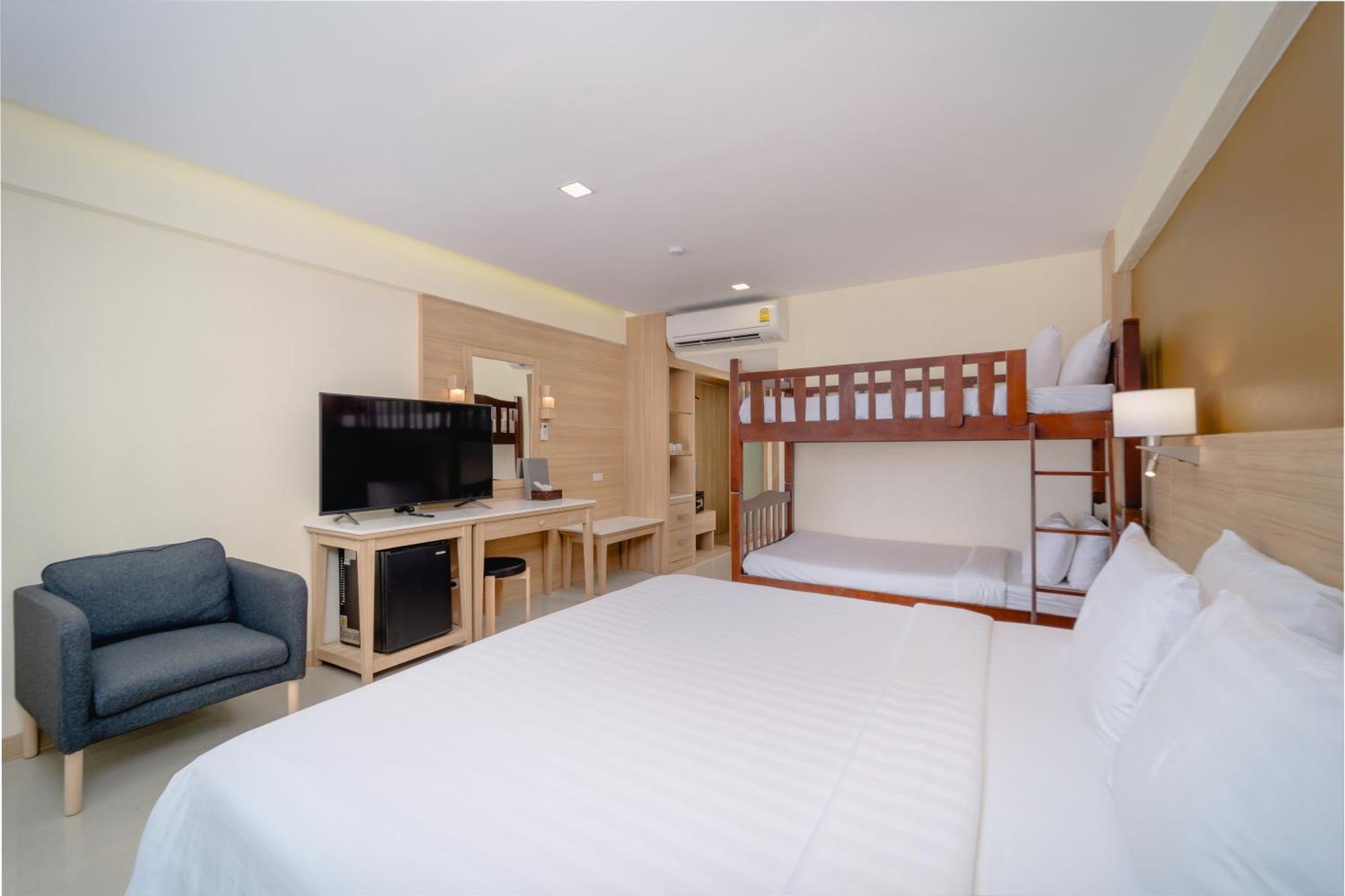 Deluxe Double Room & Bunk Bed