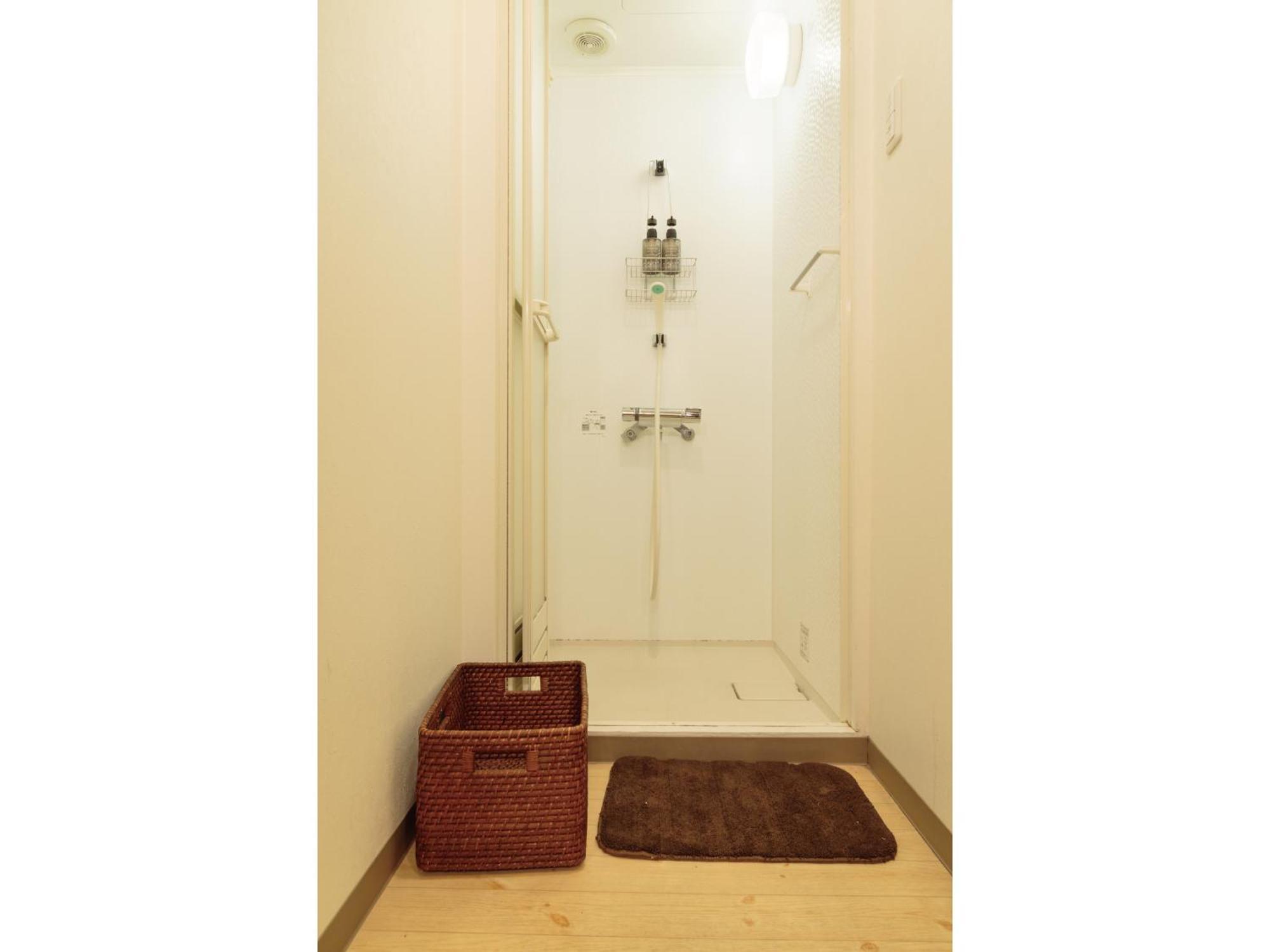 Bed 8-Bed Mixed Dormitory Room Adult only