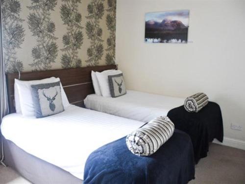 Double or Twin Room with Private Bathroom