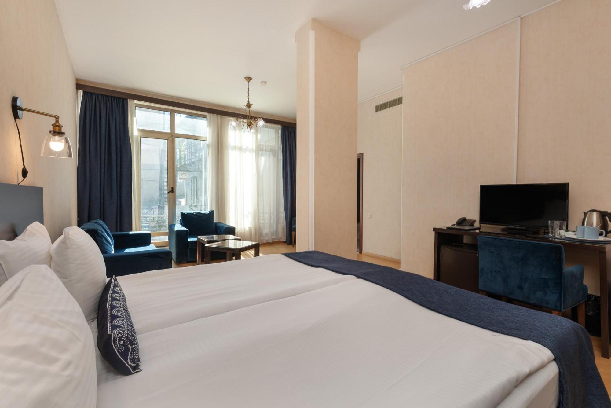 Large Double or Twin Room