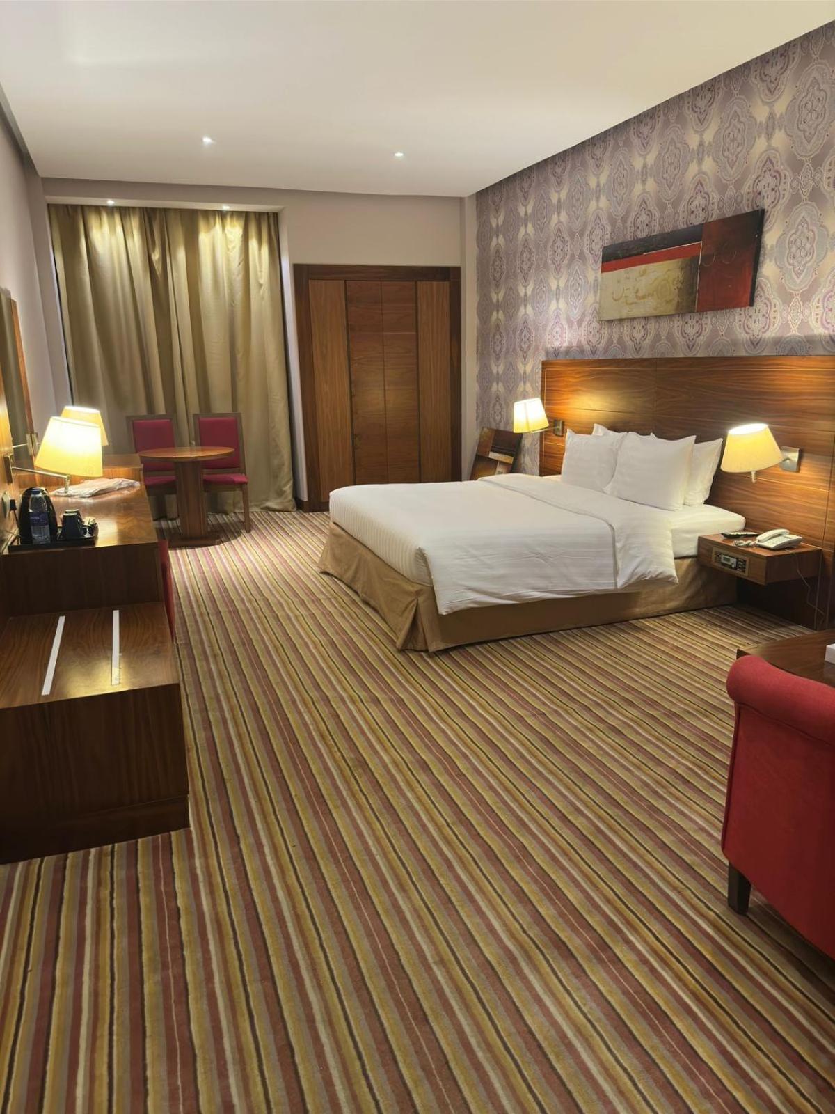 Deluxe King Room,1699303319:JPEG