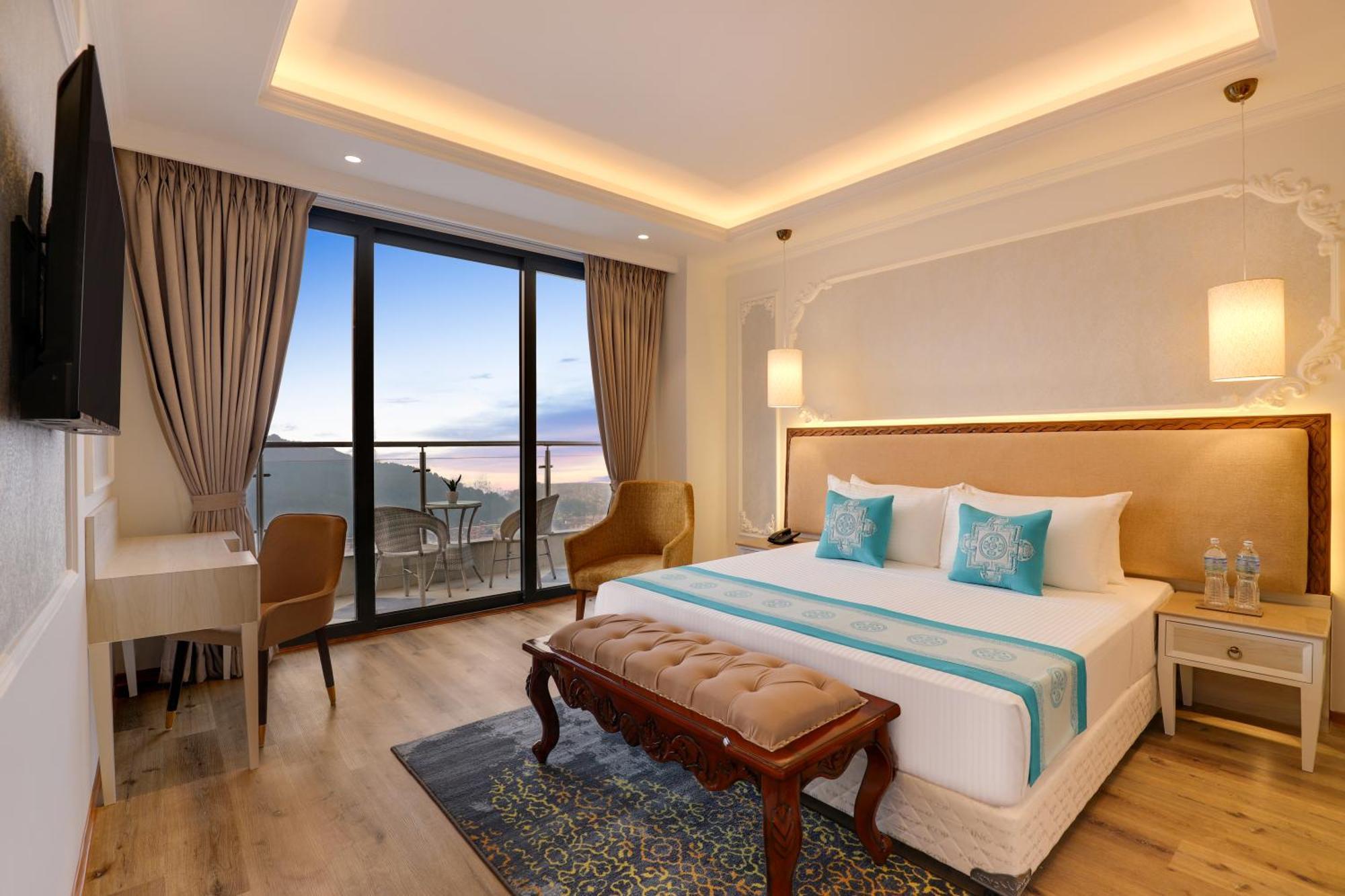 Executive Suite : A bottle of Jacob’s creek or Robertson (one time) + 15% off on ala carte menu (Food & Soft beverages)
