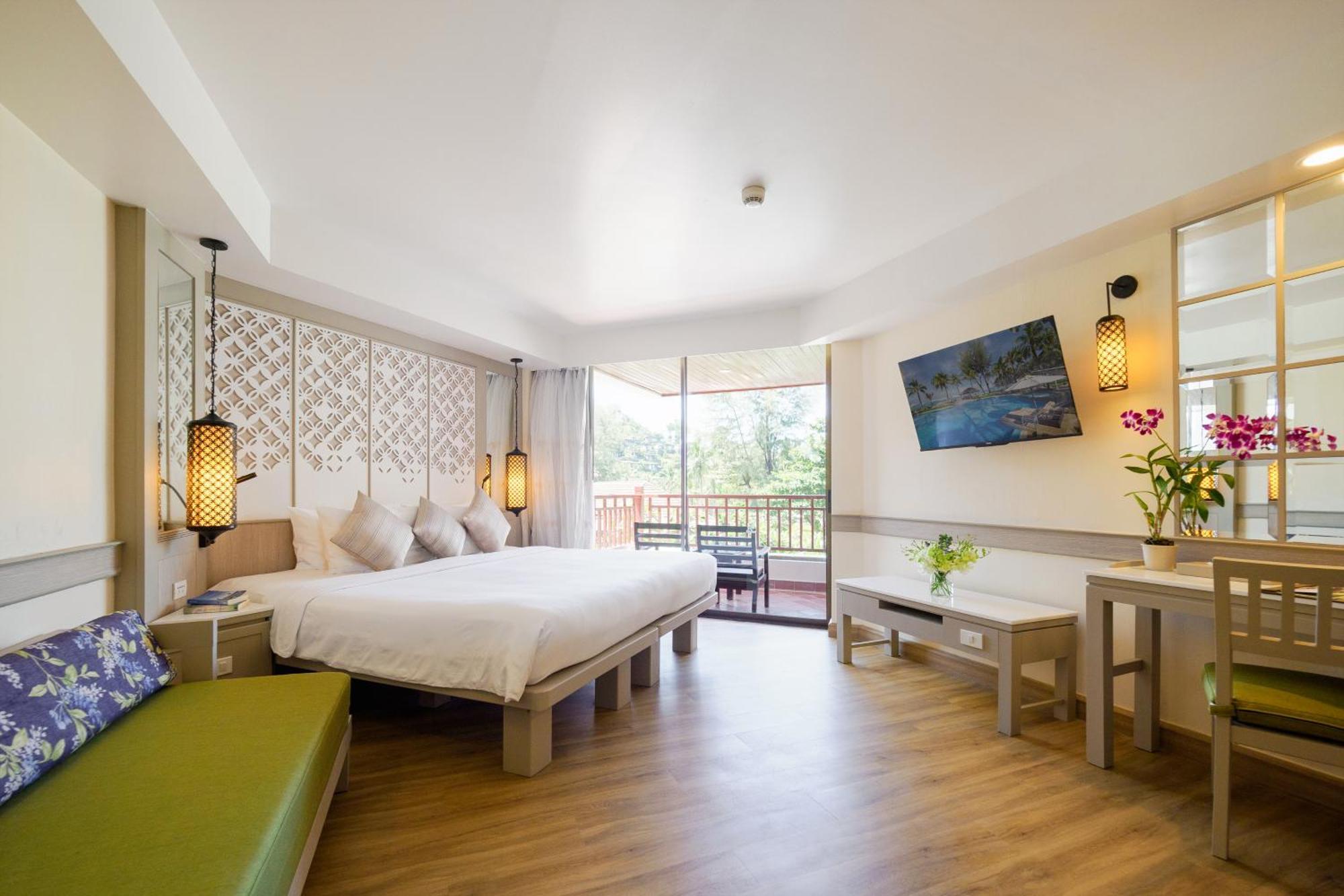 Deluxe Room (Bhuri Wing)