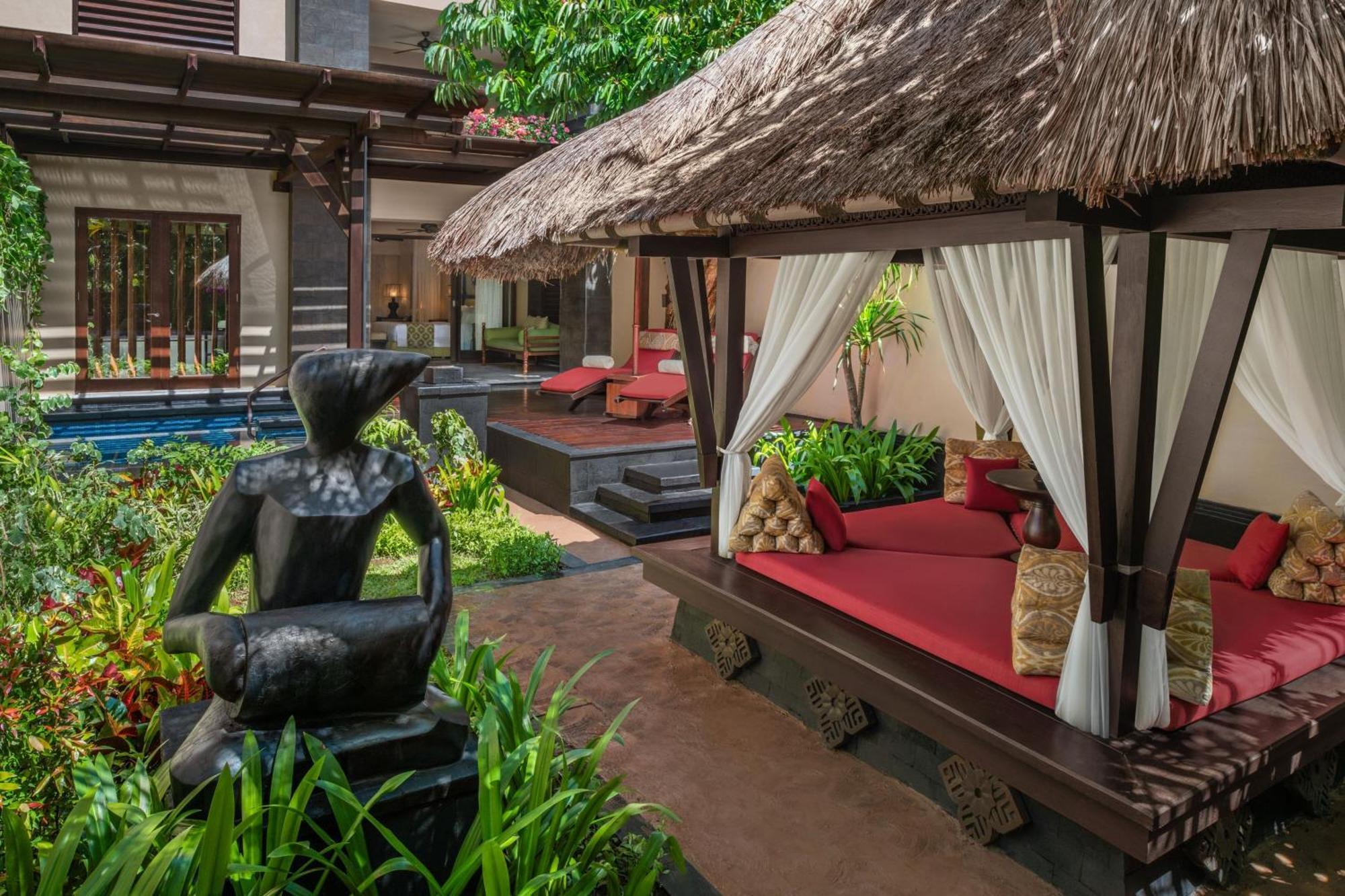 St Regis Pool Suite 1 Bedroom Suite 1 King Plunge pool Complimentary Airport Transfer