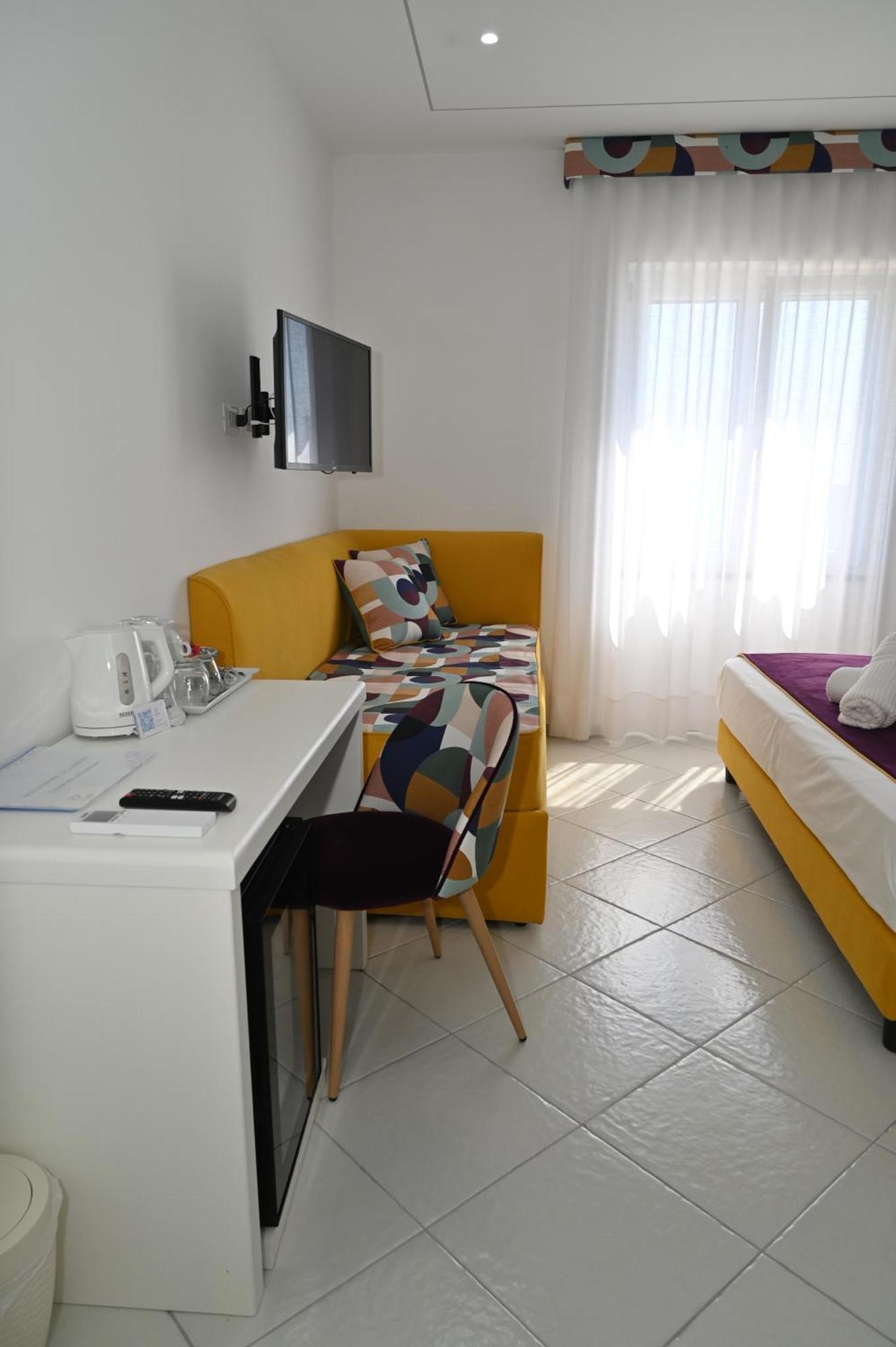 Deluxe Triple Room Sea View