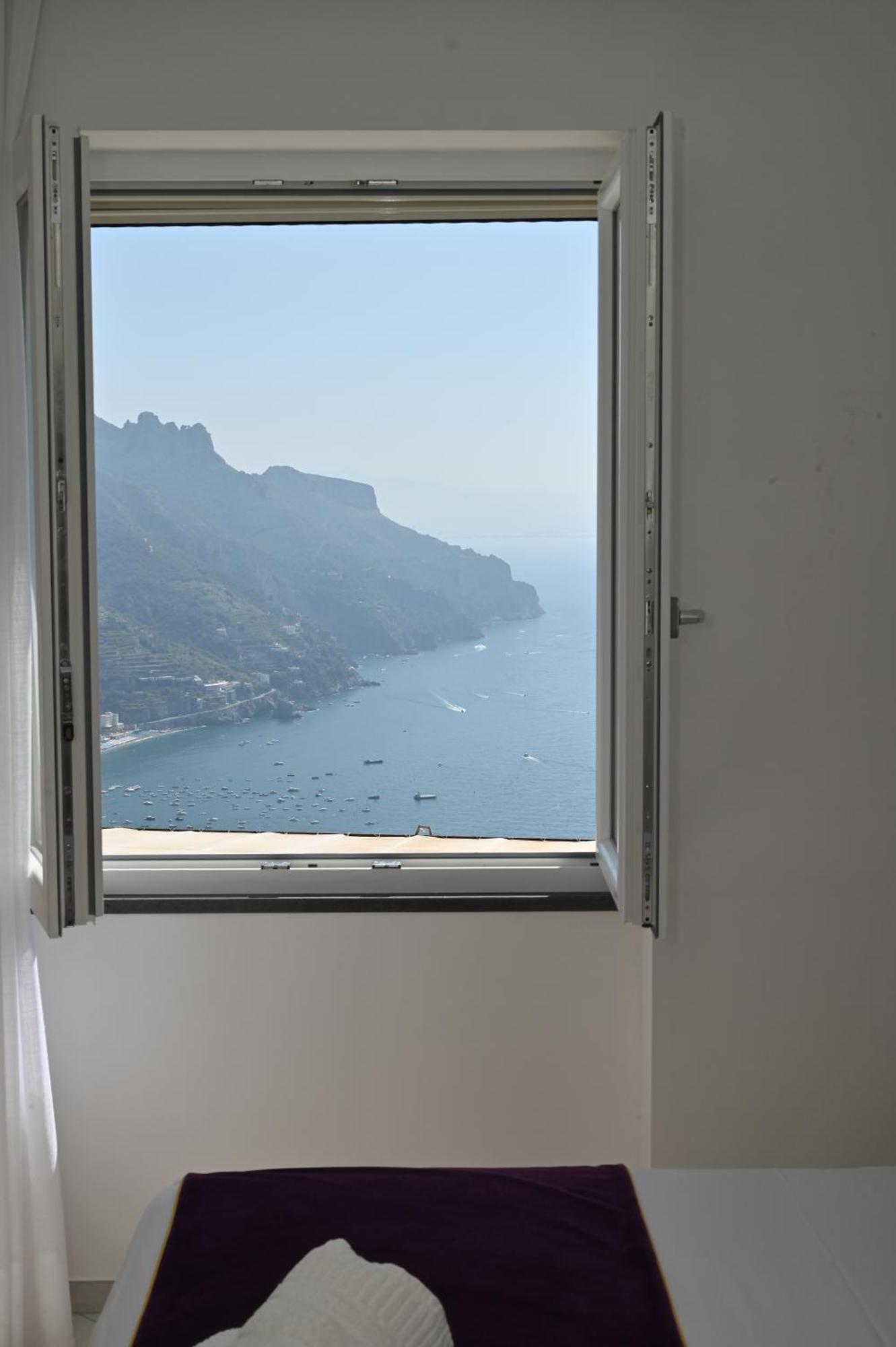 Deluxe Triple Room Sea View