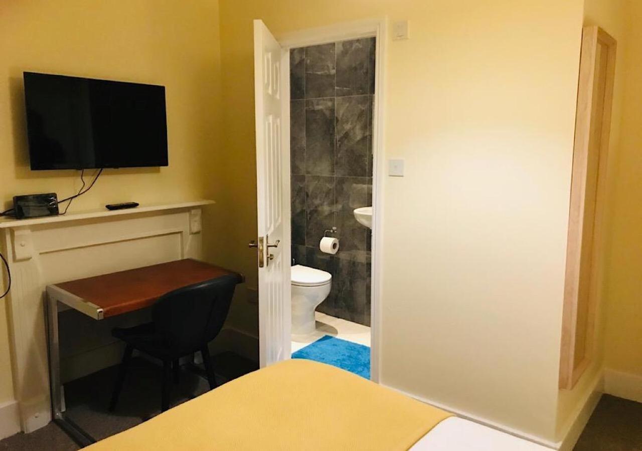 Family Room with Private Bathroom,1619803224:JPEG