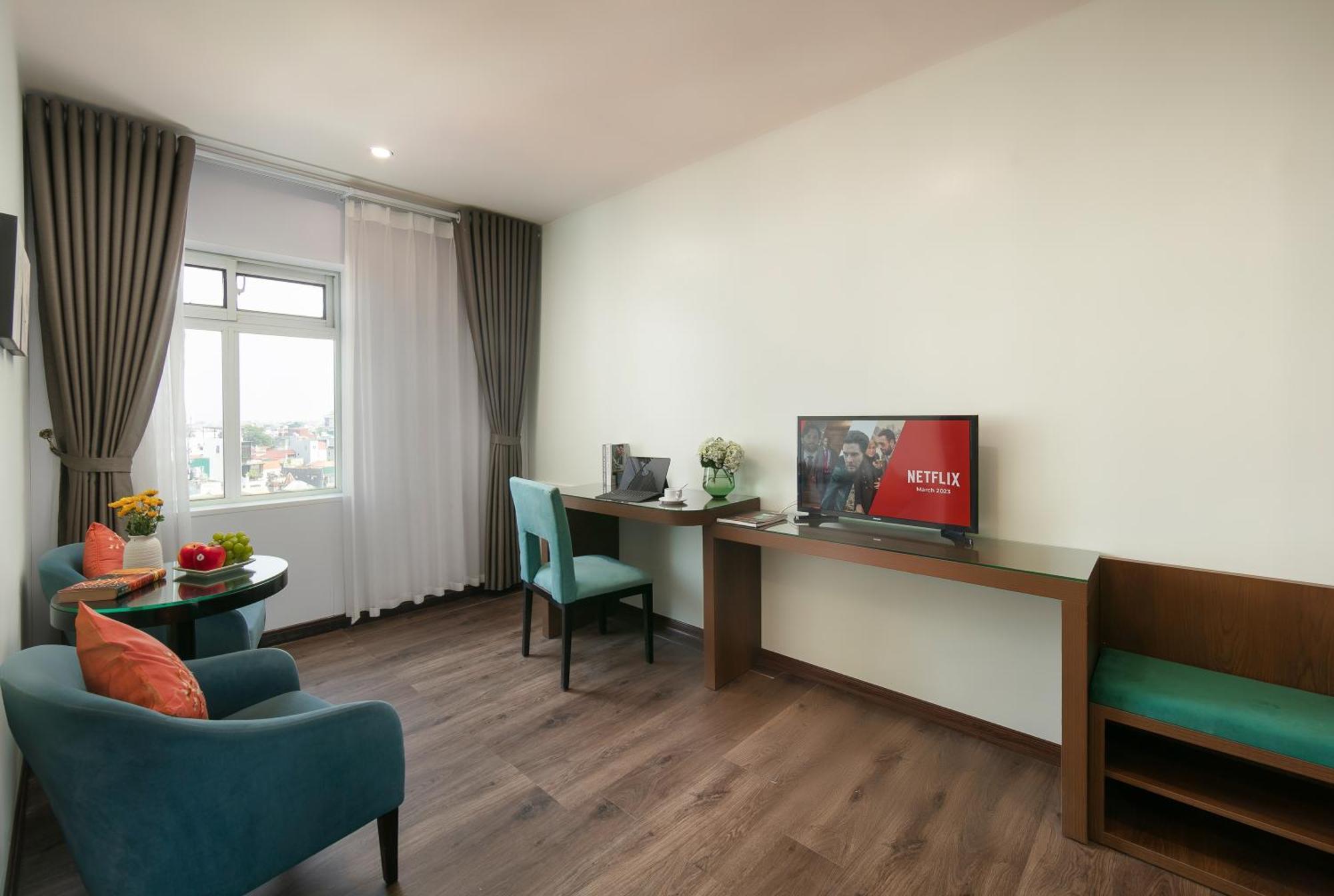 Executive Suite City view