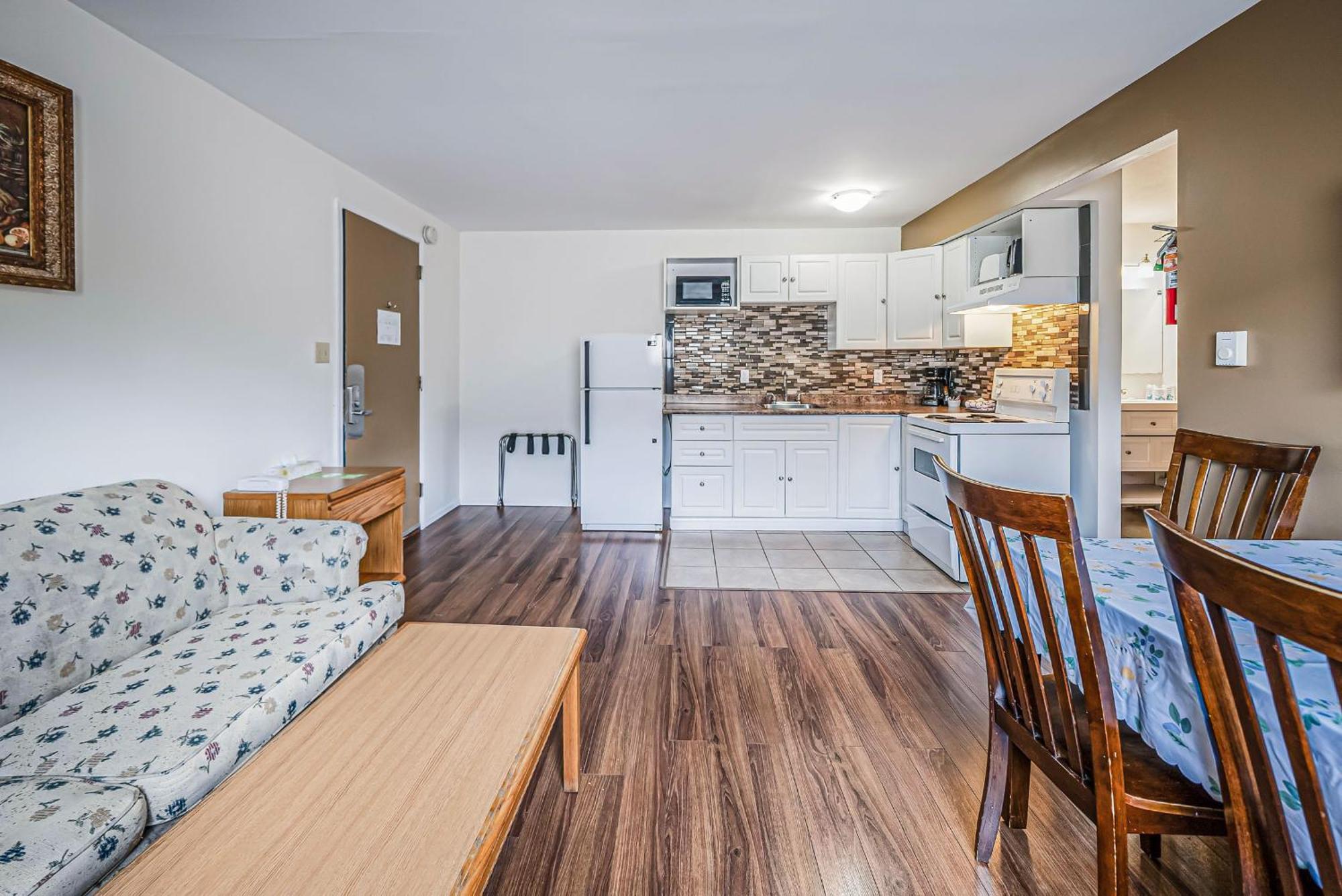 One-Bedroom Suite