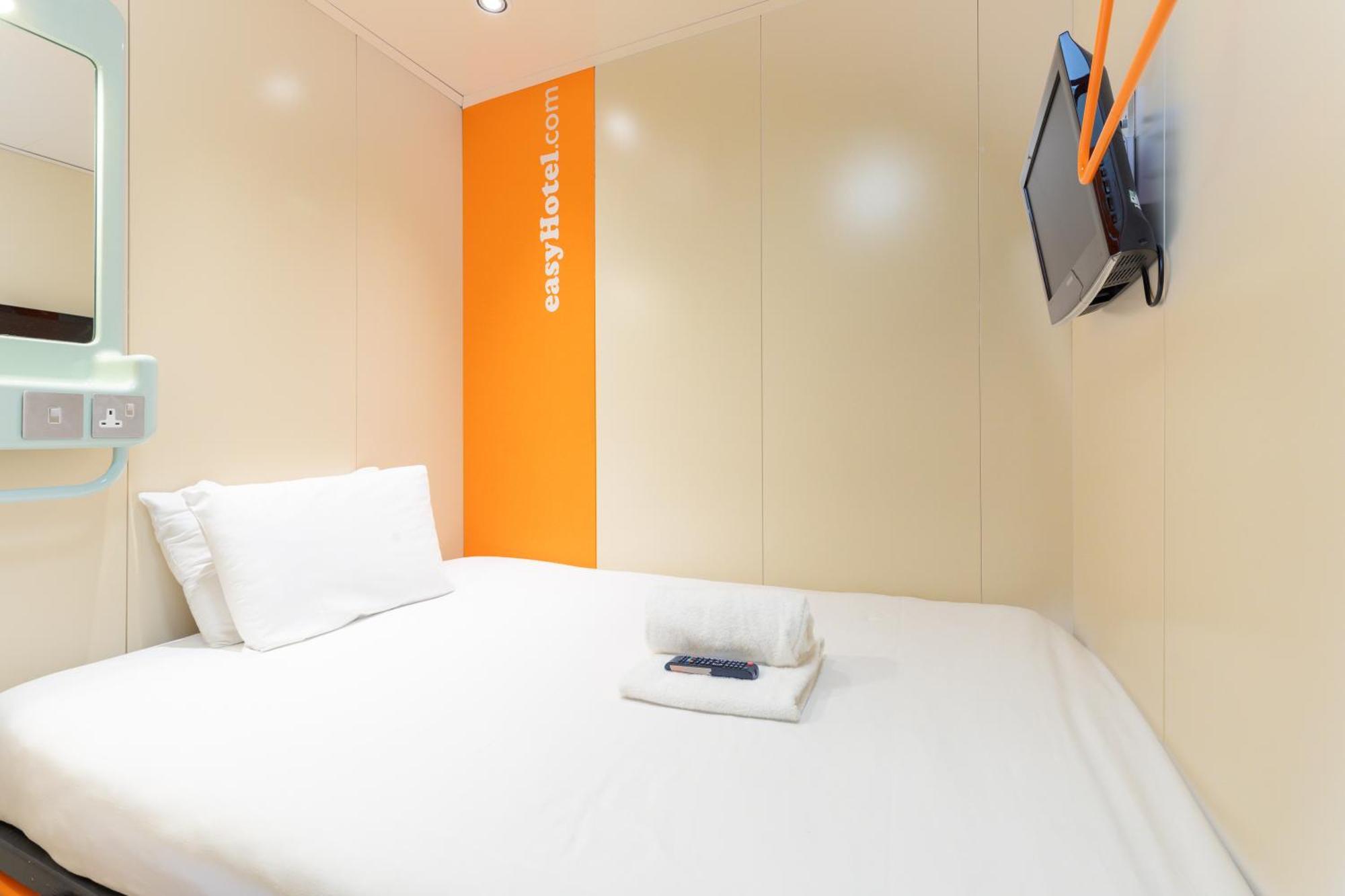 Small Double Room without Window