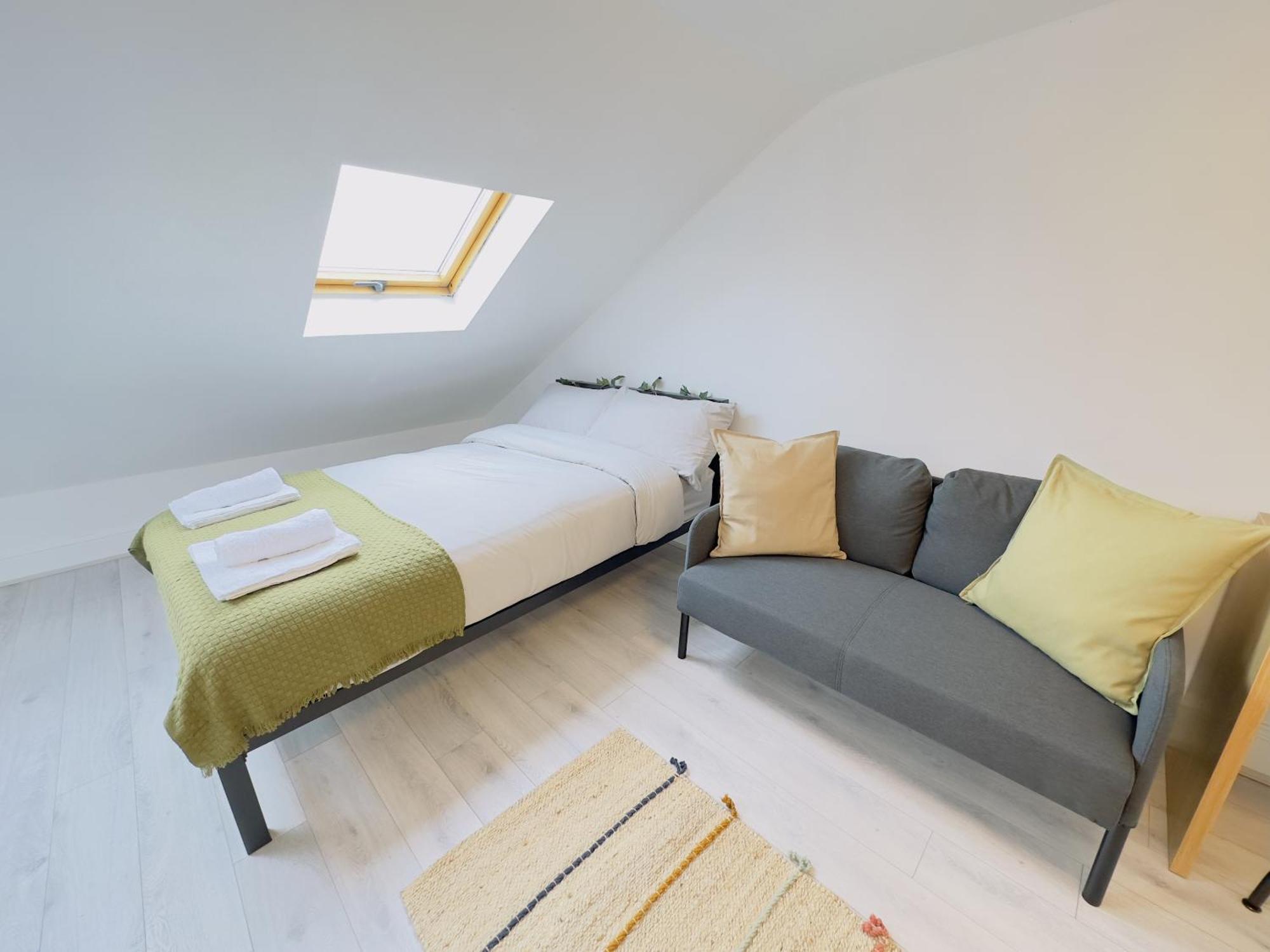 Double Room Private Bathroom