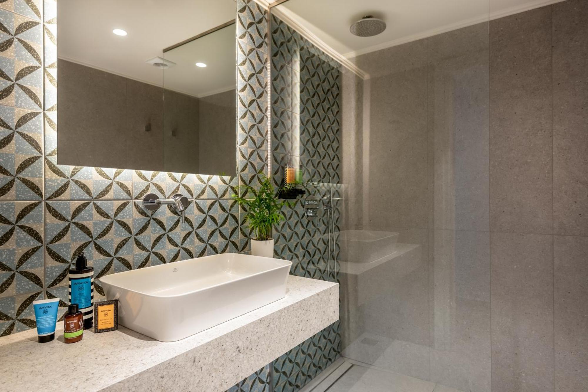 Premium One-bedroom Sea View Suite