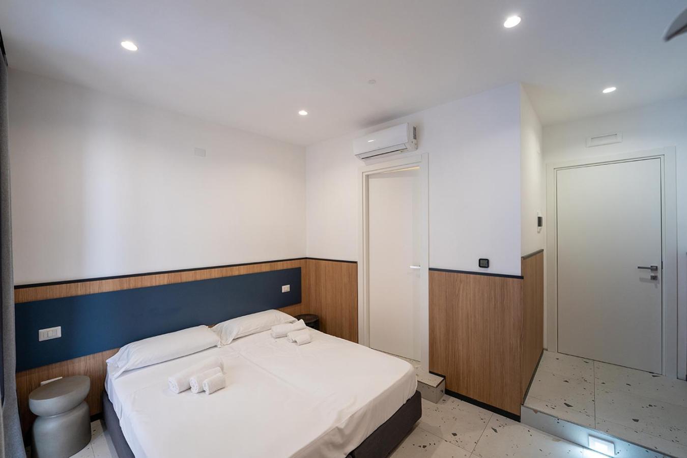 Double or Twin Room Side Sea View