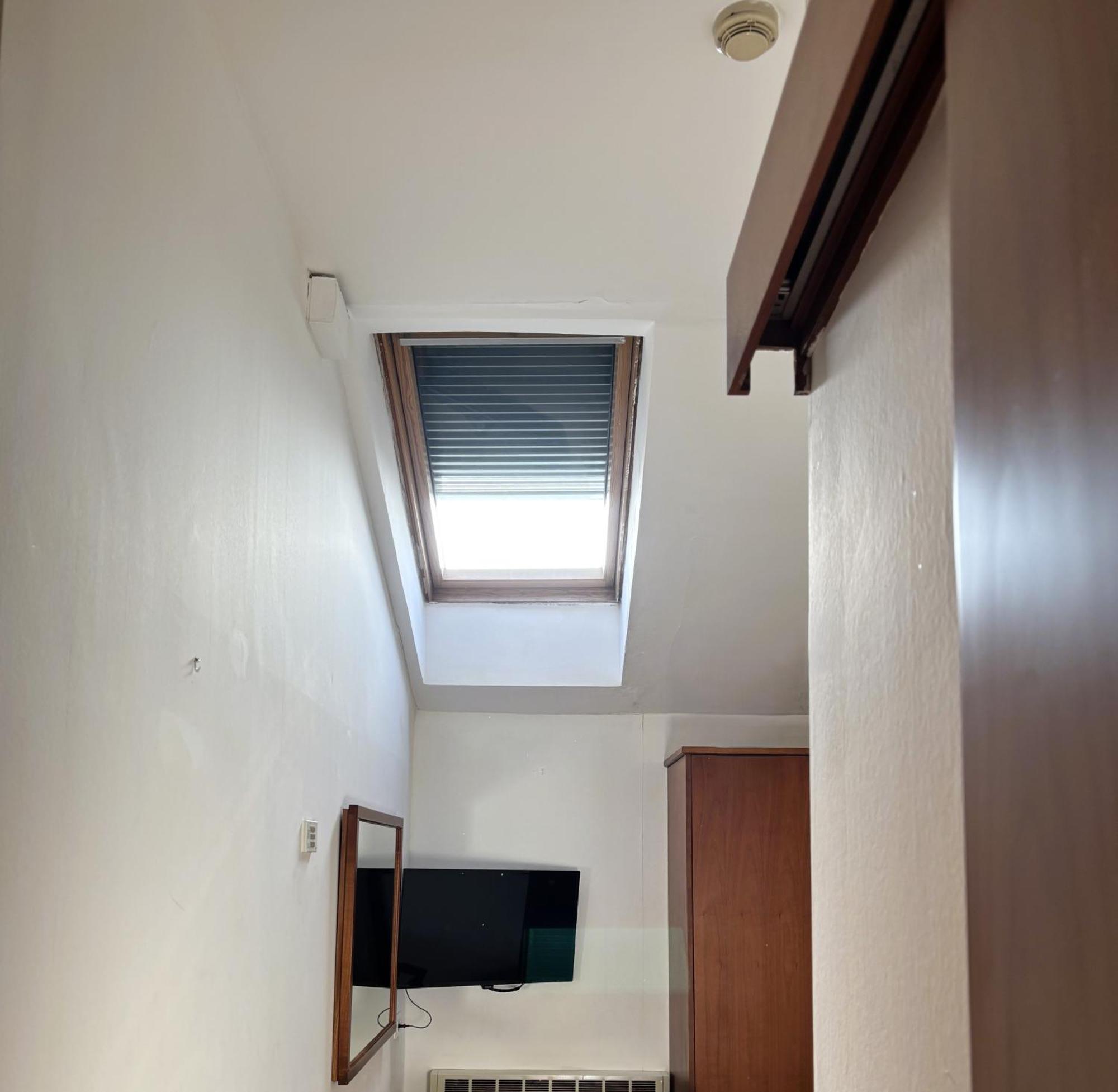 Economy Single Room