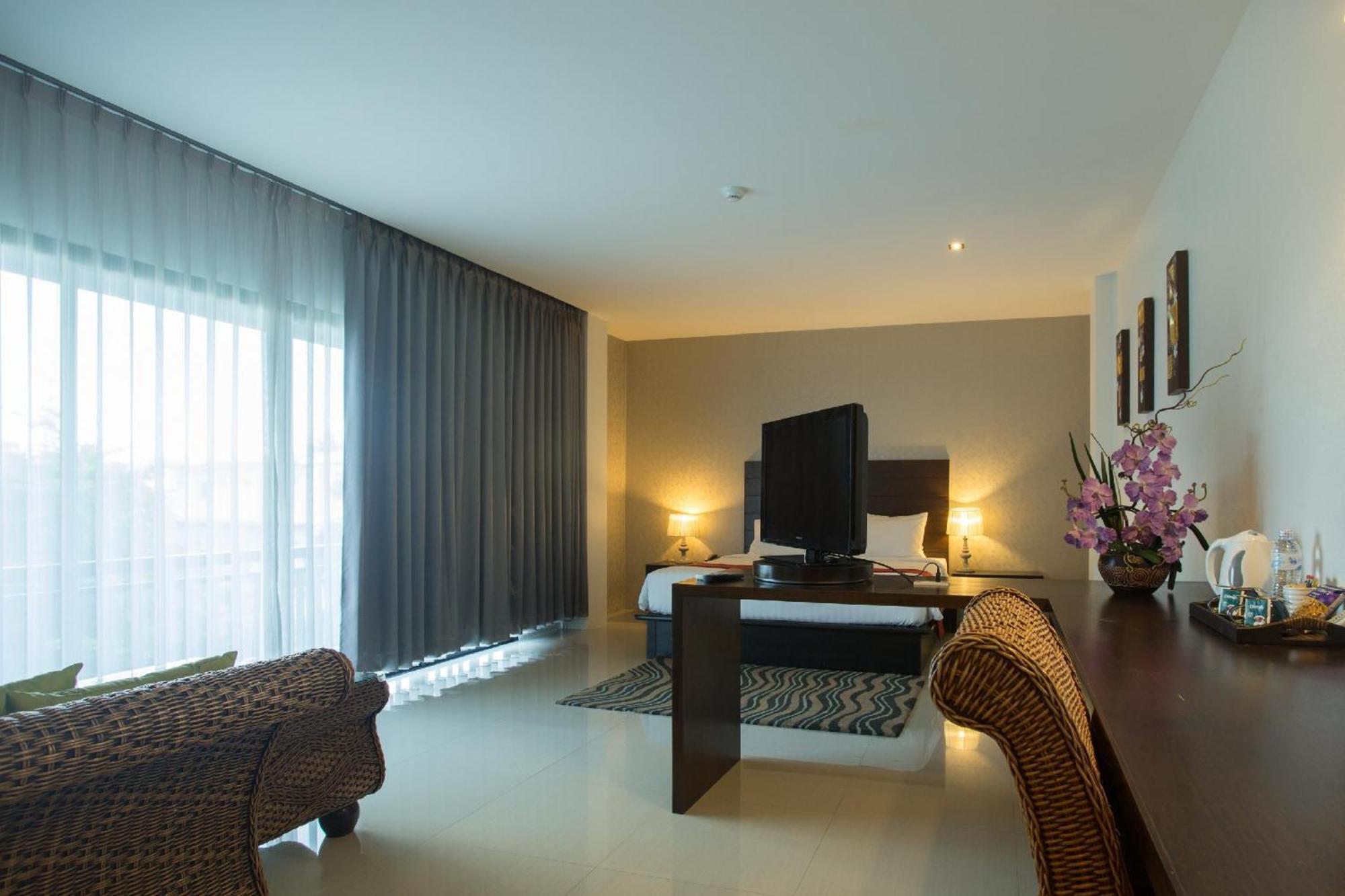 Junior Suite,1621419715:JPEG