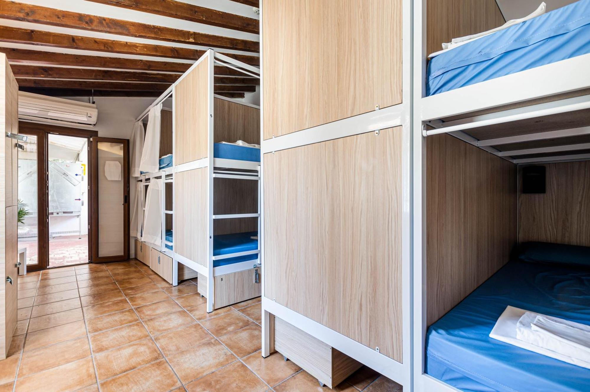 Bed 10-Bed Mixed Dormitory Room
