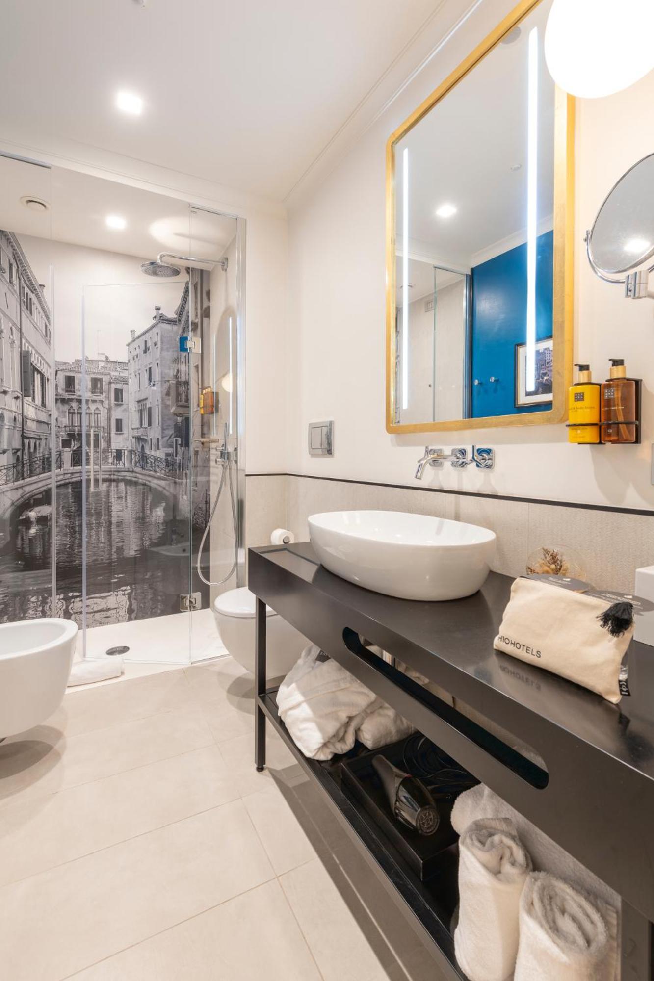 Superior Double or Twin Room City View