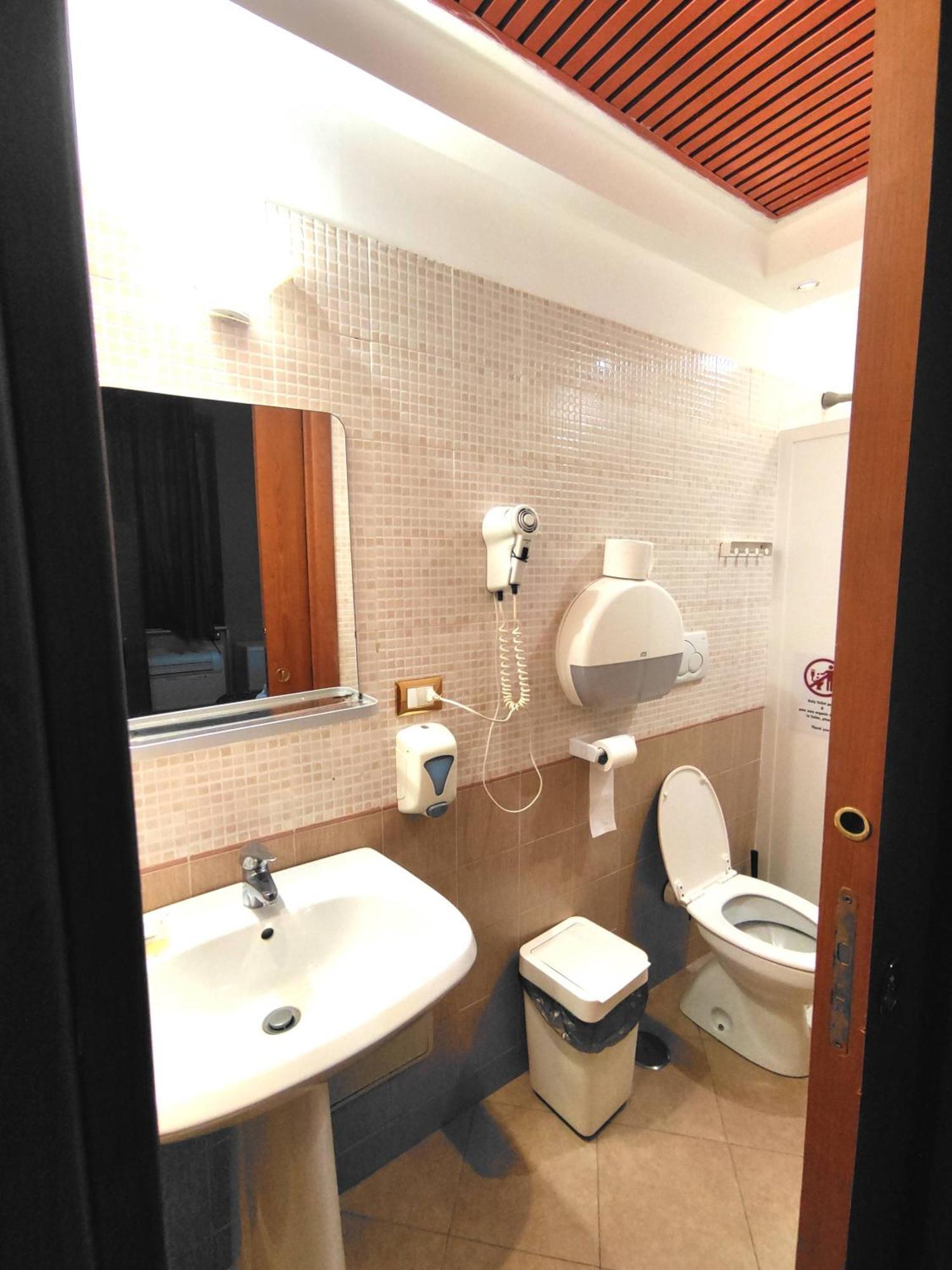 Double or Twin Room Bathroom