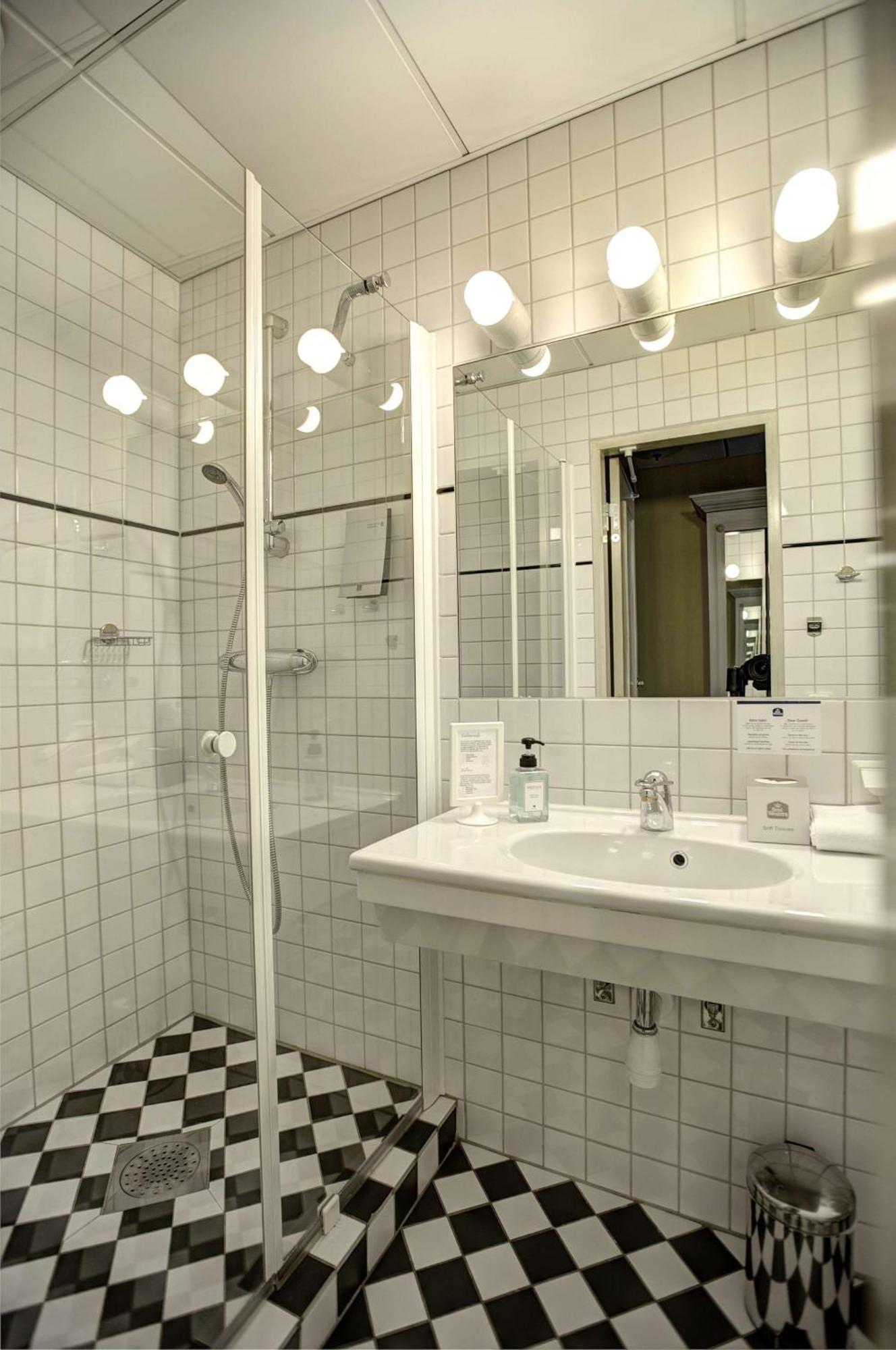 Chambre Lit Queen-Size Standard - Non-Fumeurs