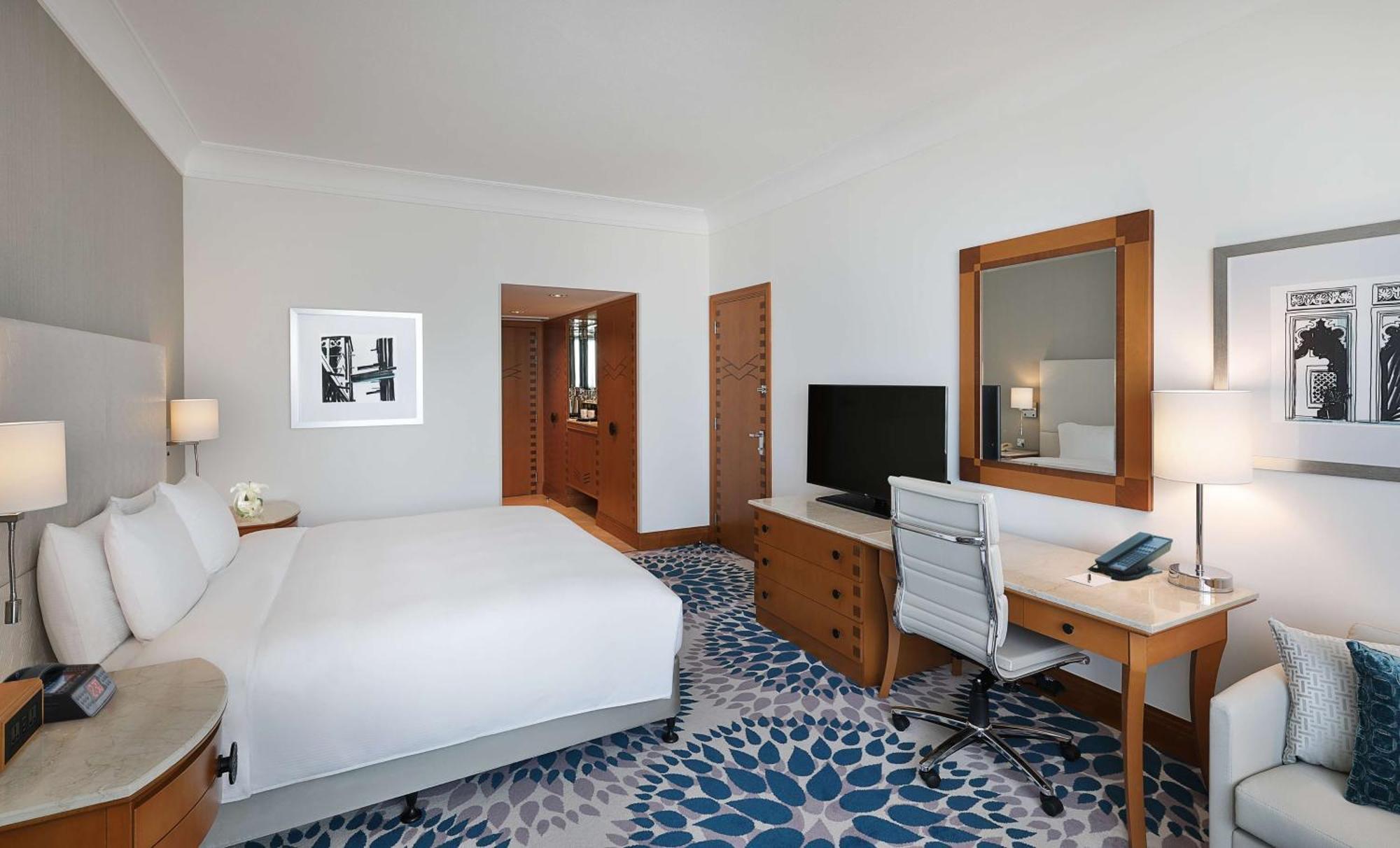 Deluxe King Room with Partial Sea View,1622014307:JPEG