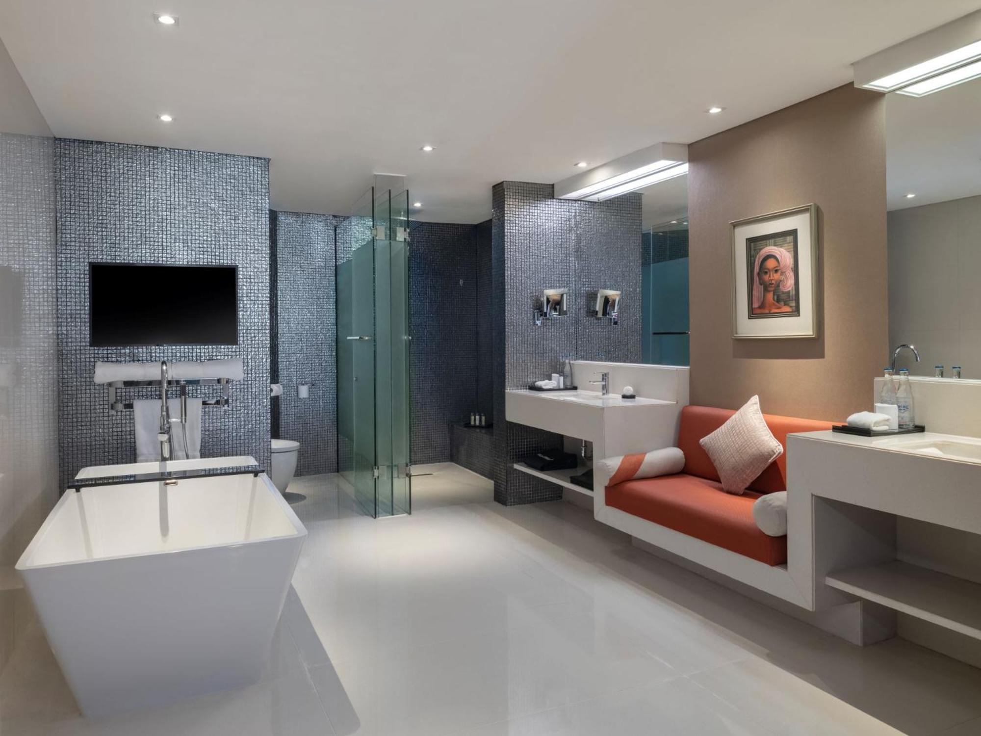 Leisure Suite