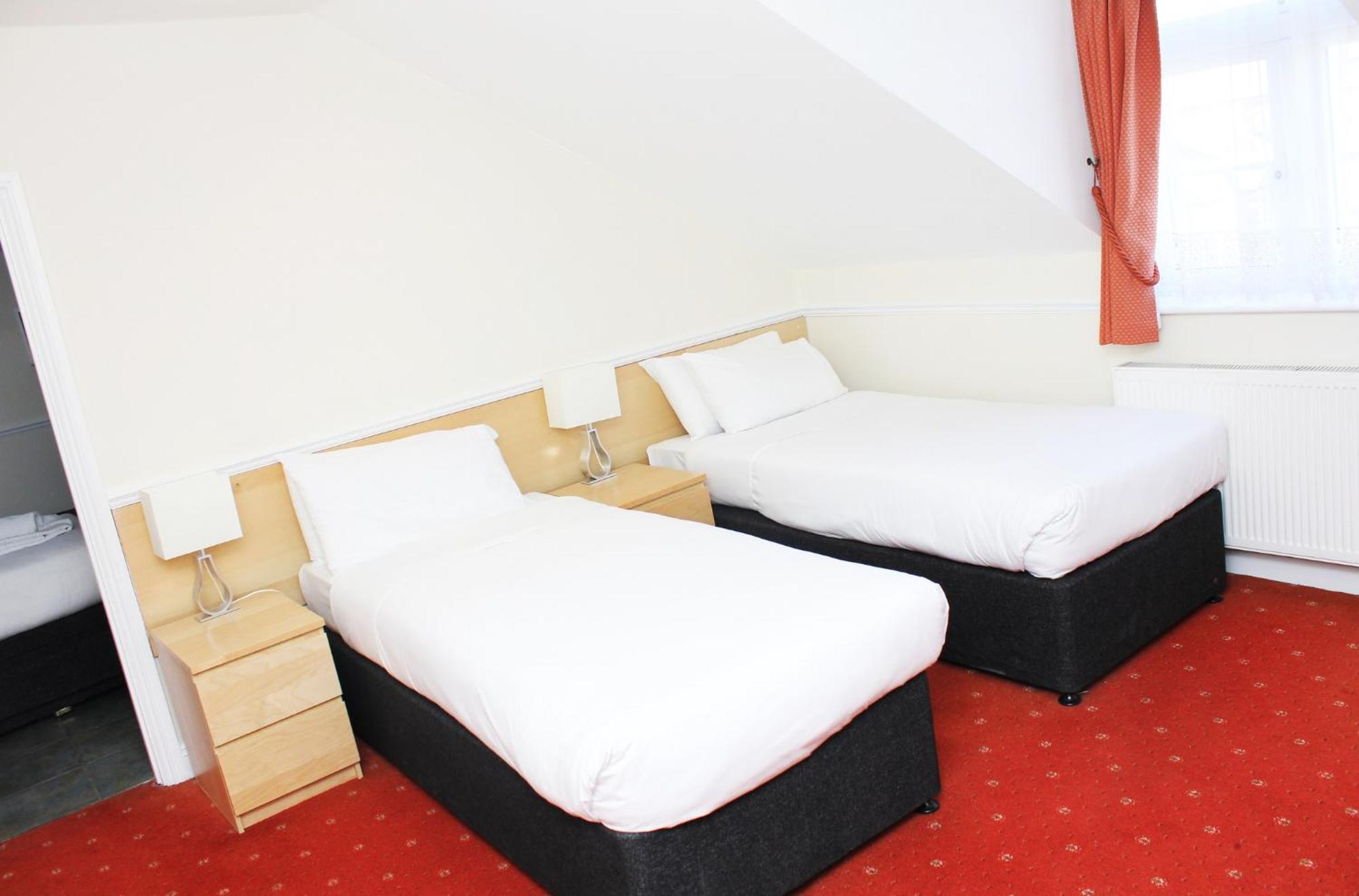 Kleines Zweibettzimmer