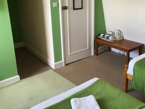 Triple Room Shower
