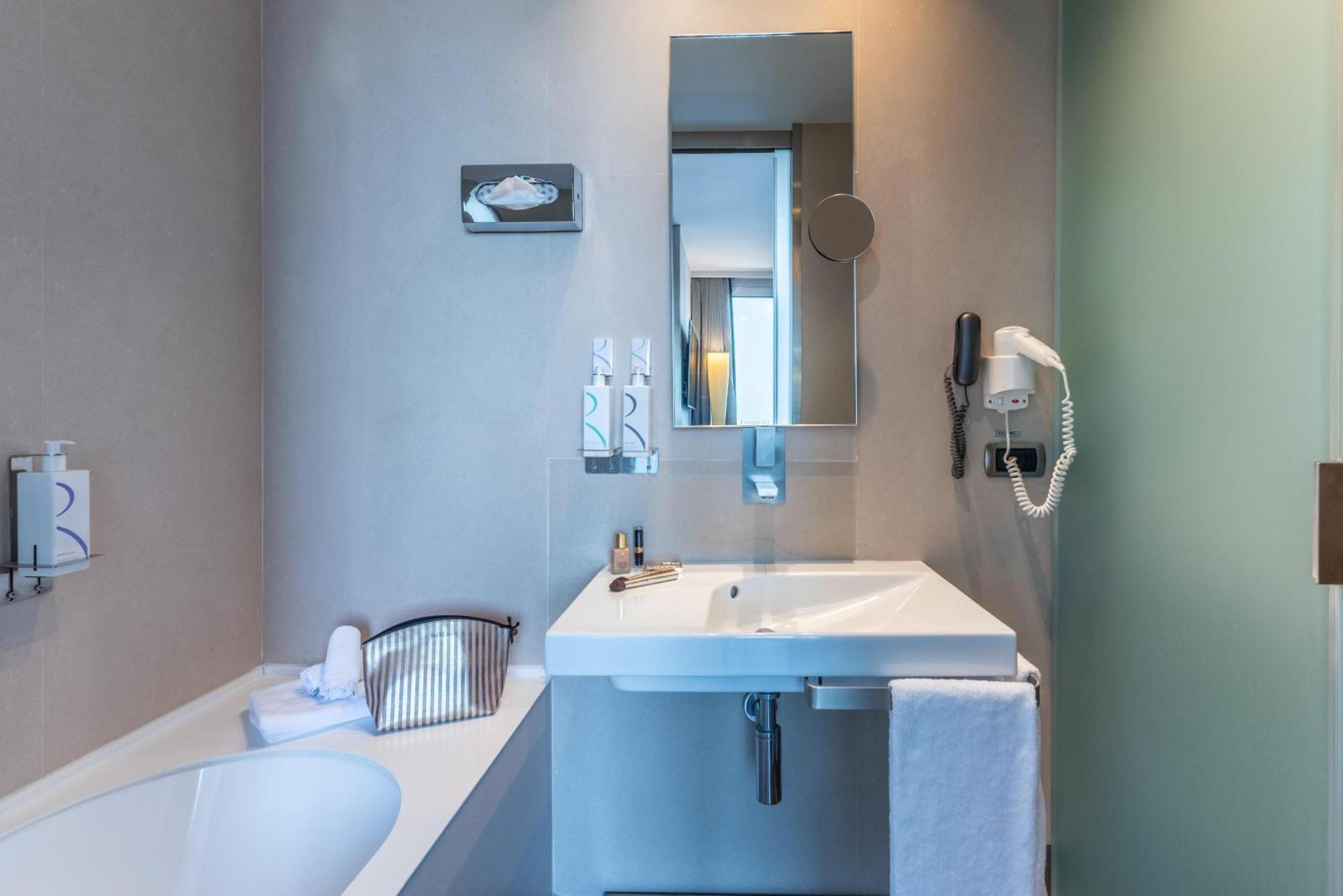 Junior King Suite Terrace City View