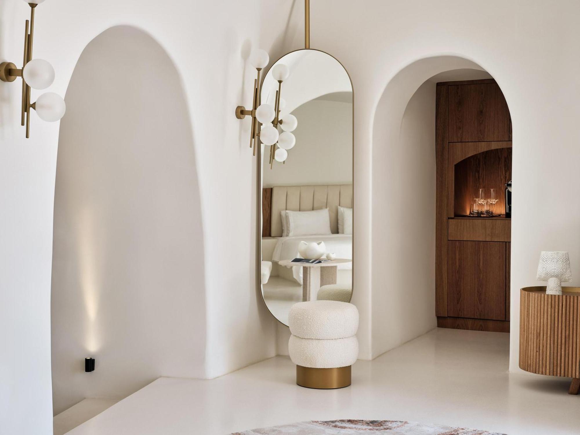 Cave Pool Suite Caldera View