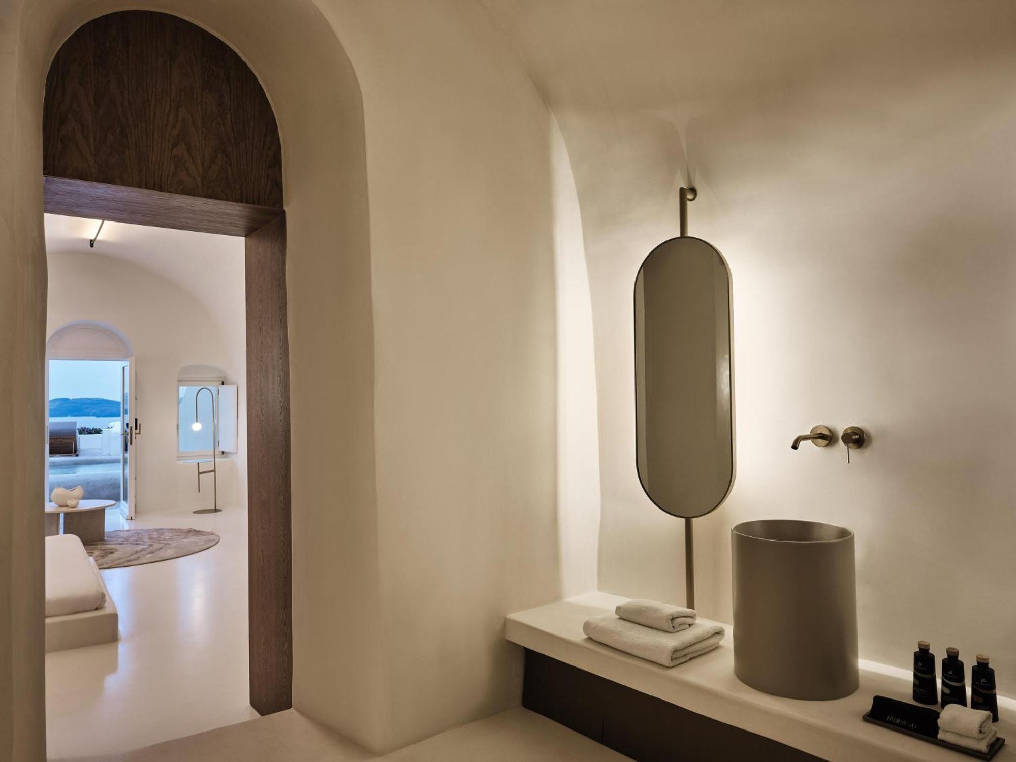 Executive Suite Plunge Pool Caldera View