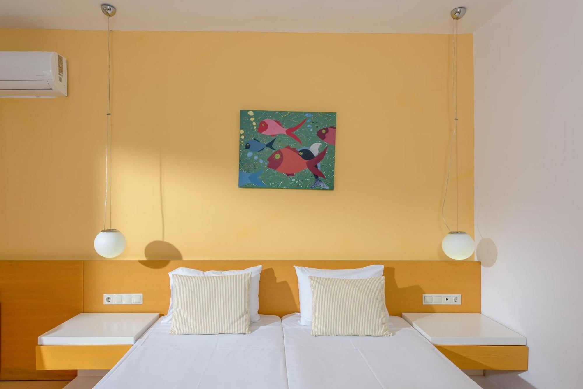 Double or Twin Room Sea View