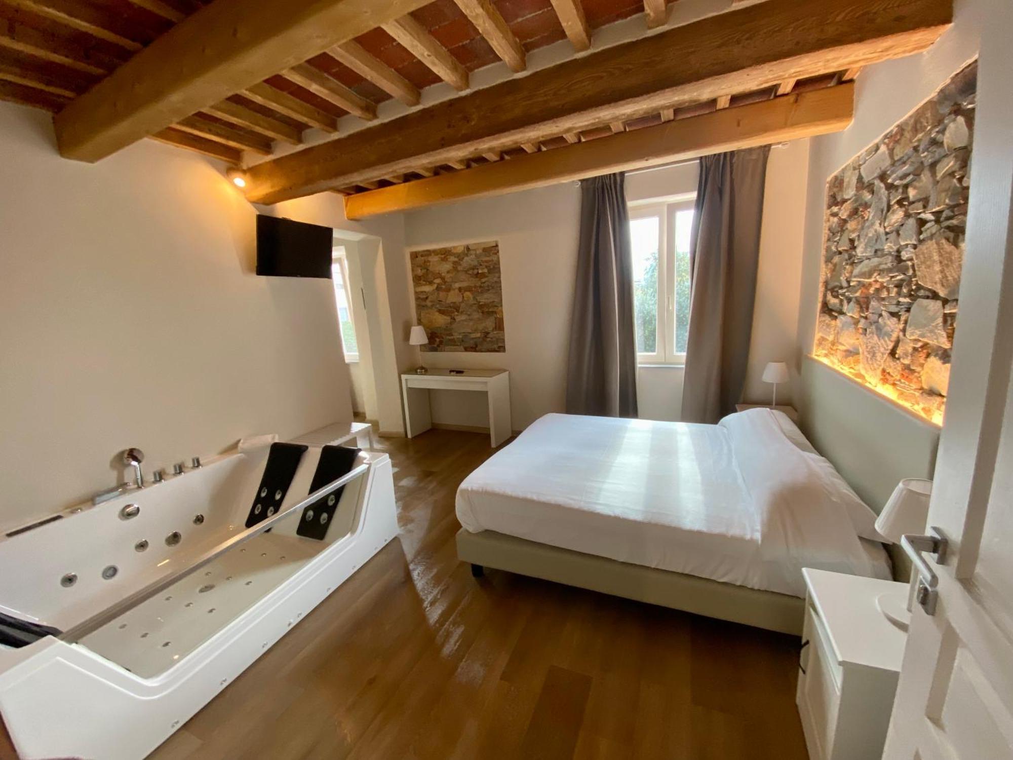 Suite Hot Tub
