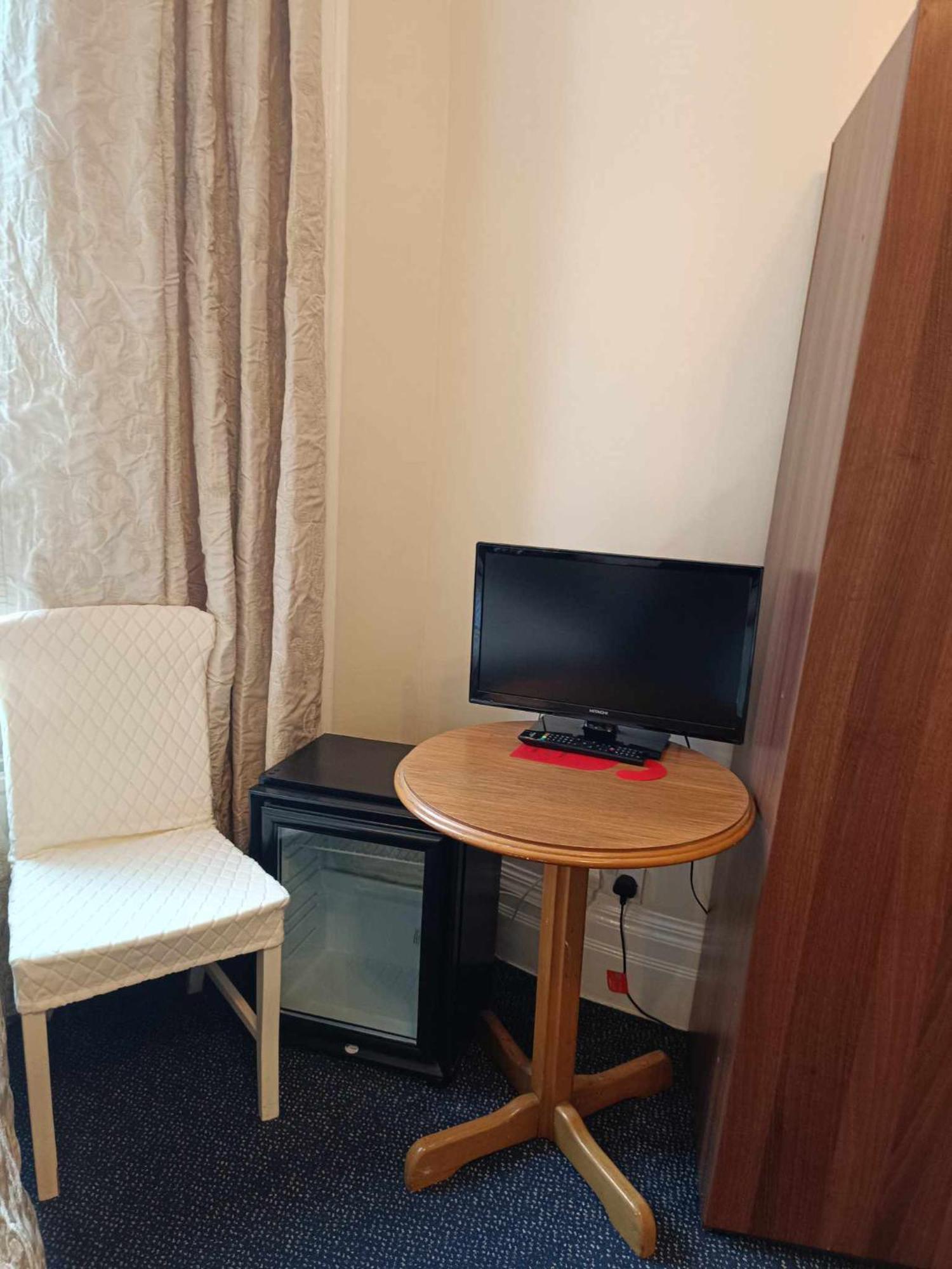 Family Room with Shower,1623645357:JPEG