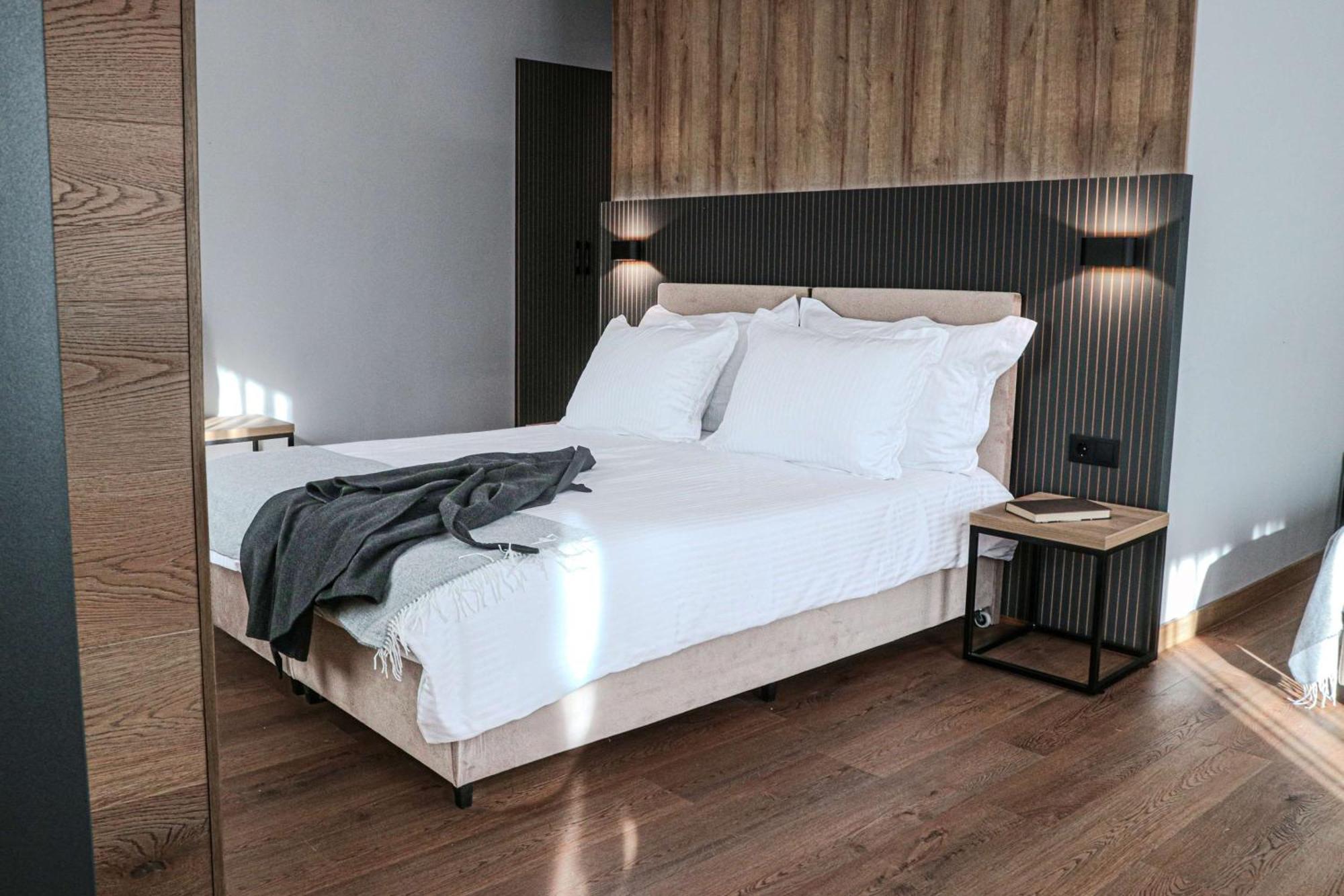 Junior Suite One Double Two Single Beds Non-Smoking