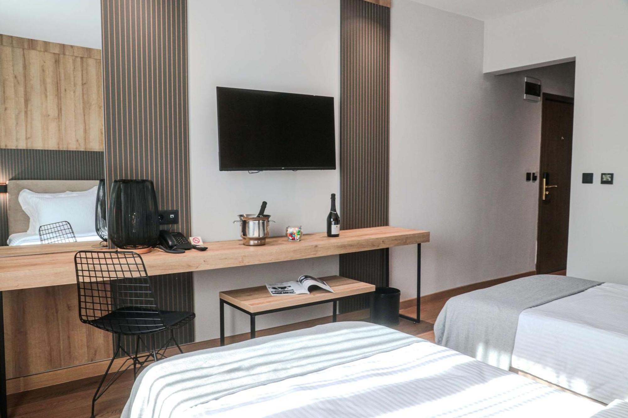 Family Suite One Double Two Single Beds Non-Smoking